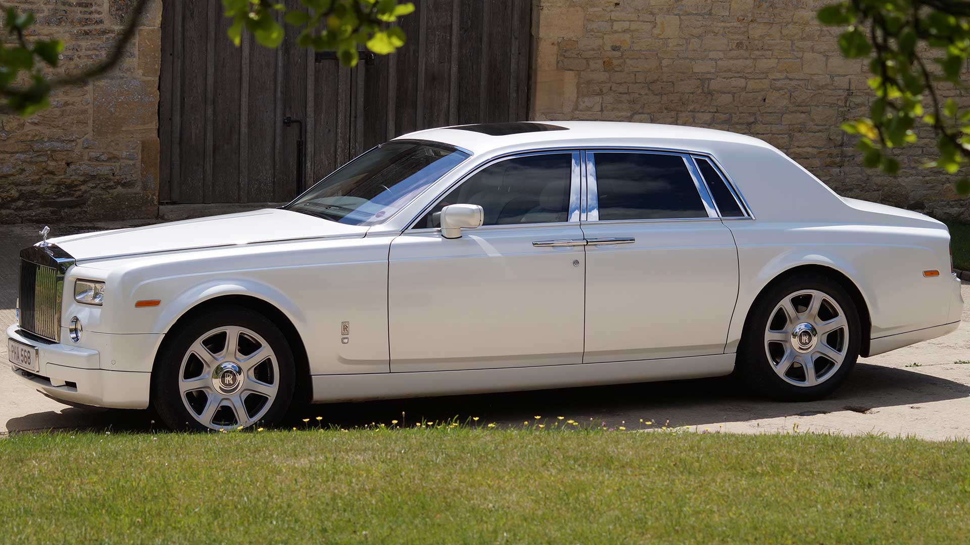 Car Luxury Car Rolls Royce Phantom White Car 1920x1080