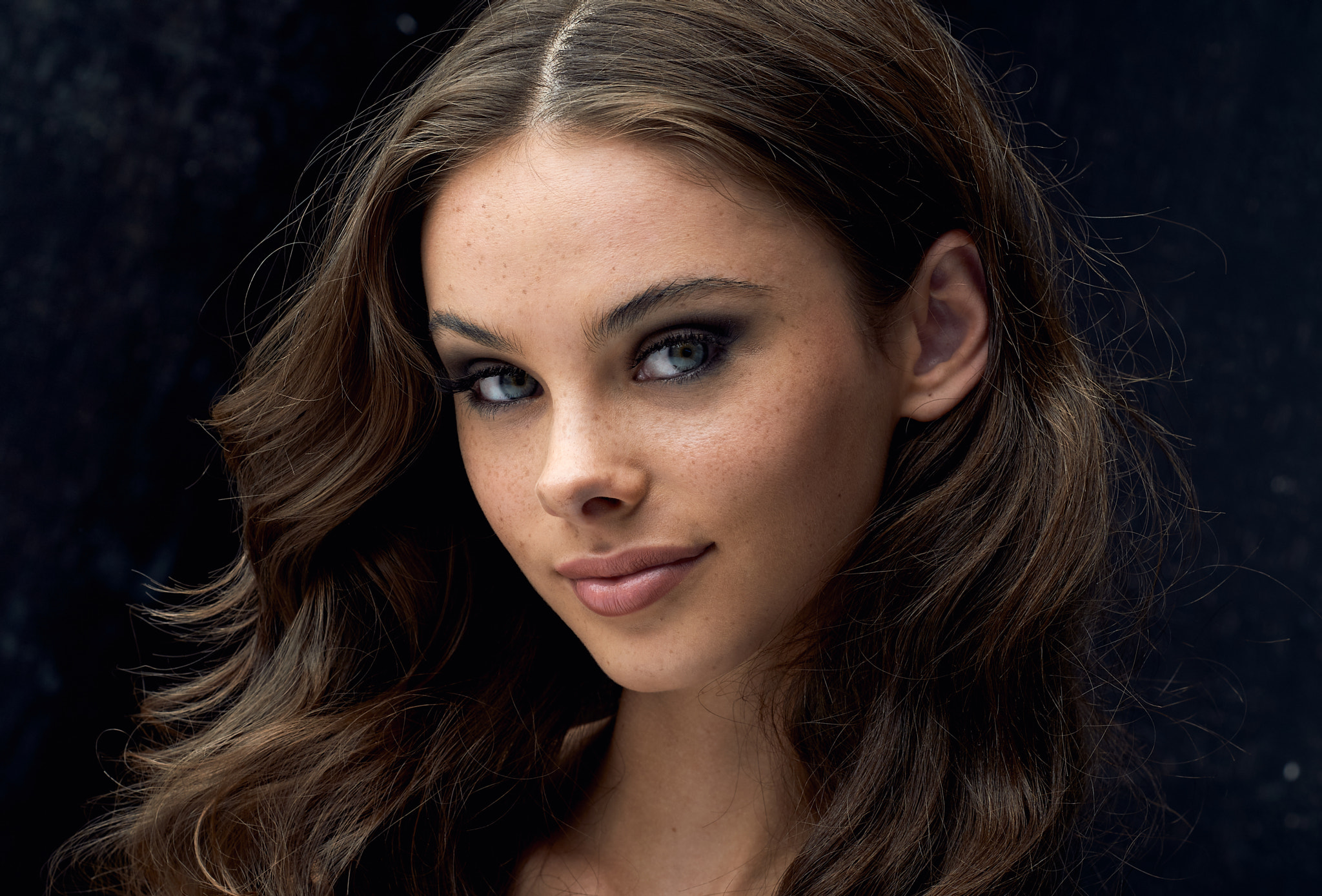 Meika Woollard Portrait Face Freckles Pink Lipstick Women Model Brunette Blue Eyes Bokeh 2048x1389