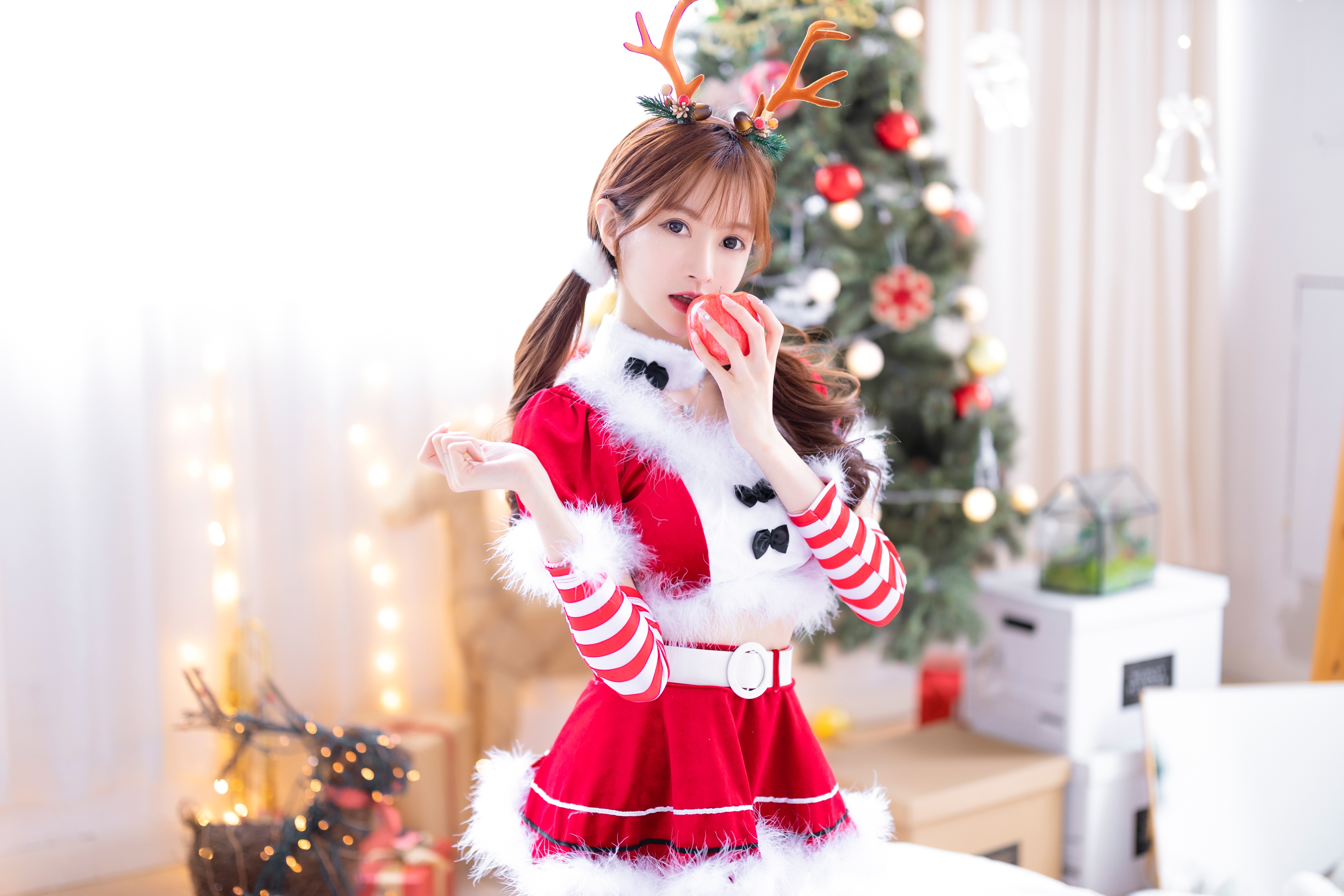 Women Model Asian Brunette Santa Outfit Horns Apples Christmas Tree Women Indoors 4032x2688