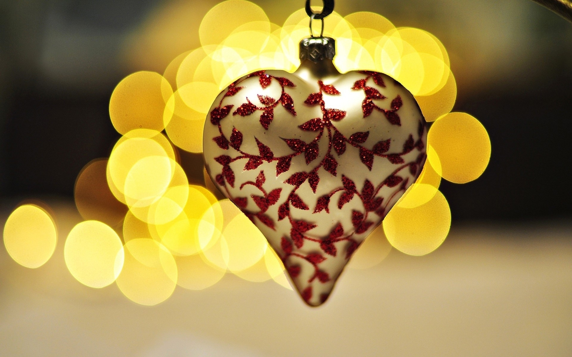 Bokeh Christmas Decoration Heart Shaped 1920x1200