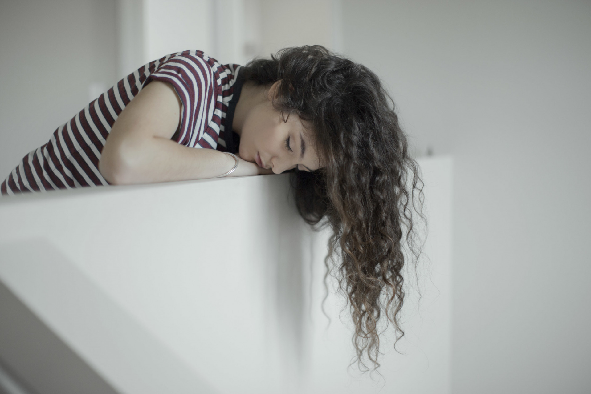 Lorde Women Music Brunette Singer Closed Eyes Women Indoors Dark Hair Long Hair 1918x1280