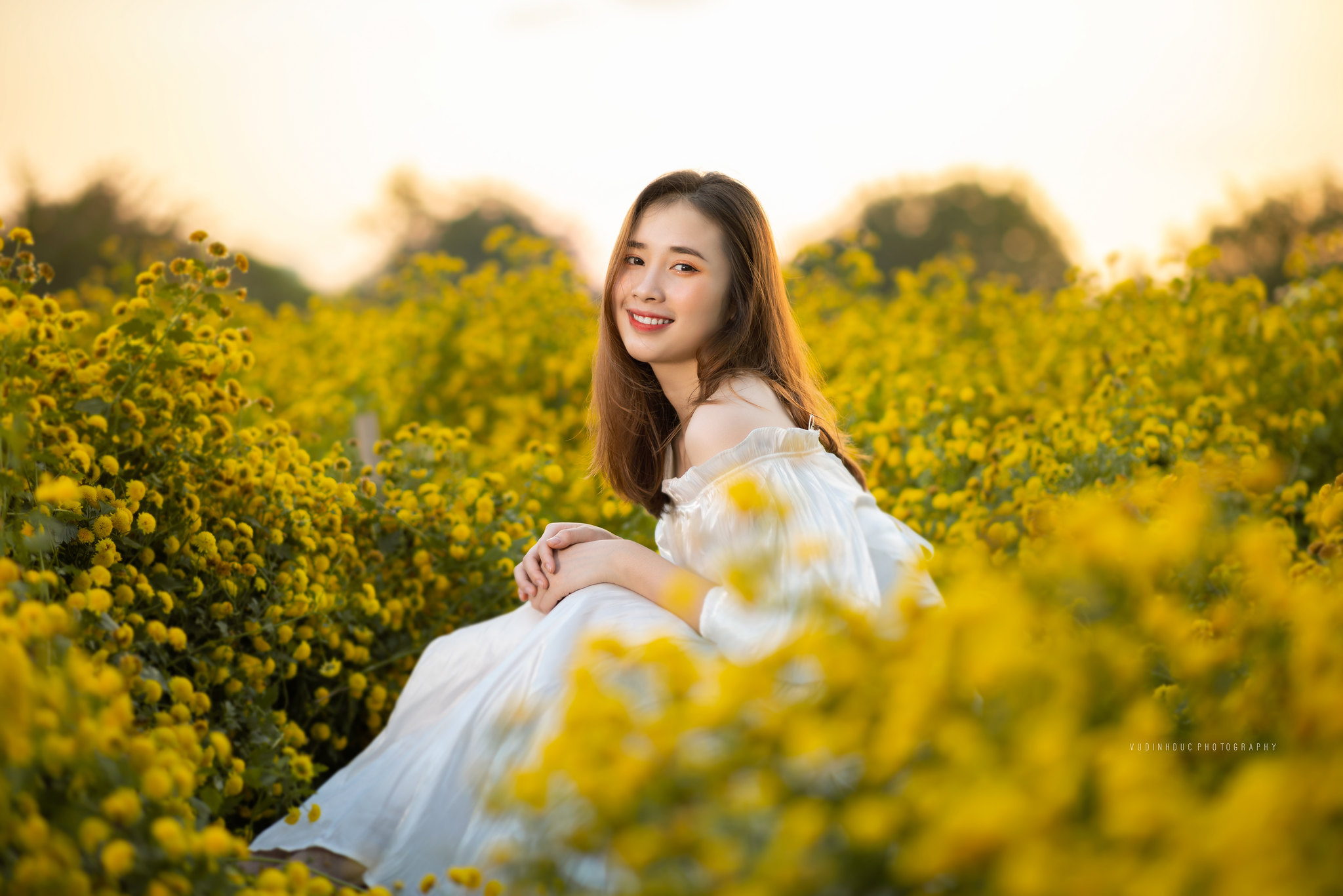 Women Vietnamese Asian Depth Of Field White Dress Flowers 2048x1367