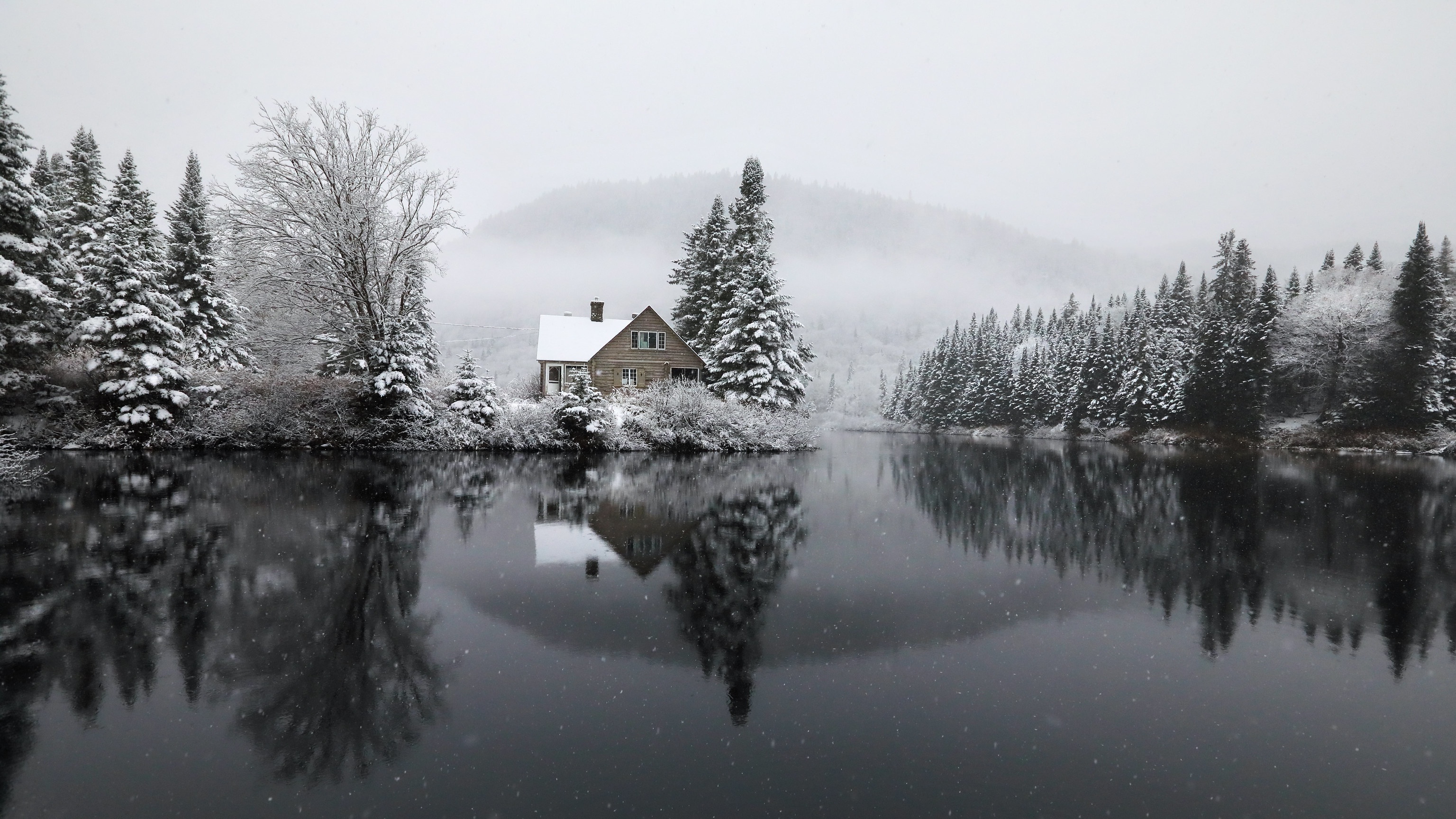 House Lake Reflection Winter 3072x1728