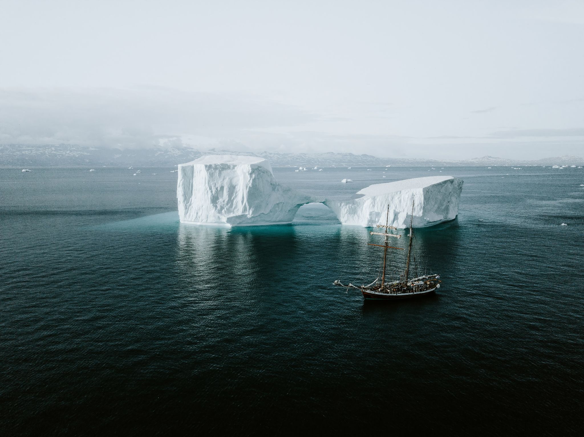 Iceberg Sailing Ship 2048x1535