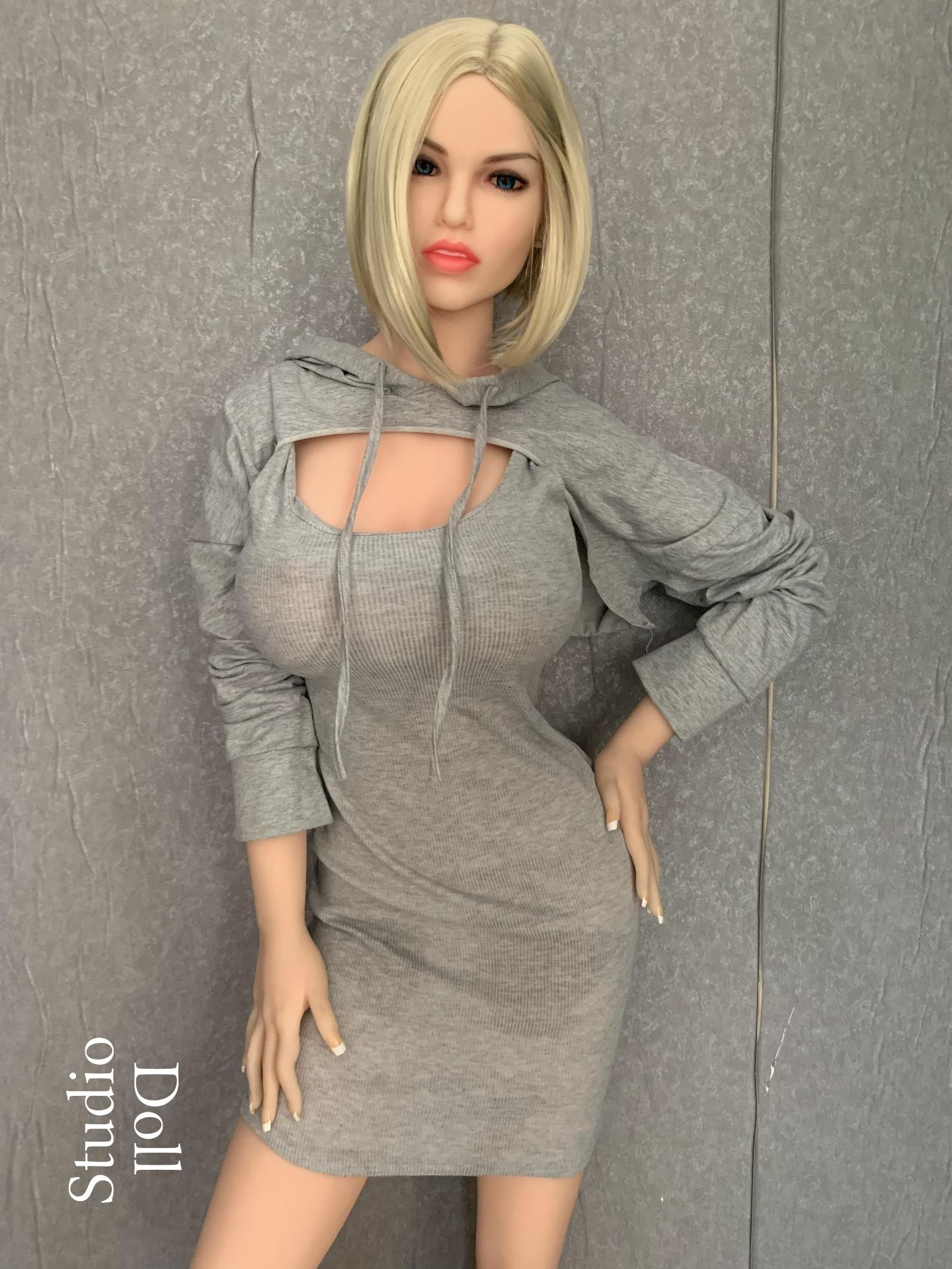 Doll Sweater Dress Blonde Short Hair 1440x1920