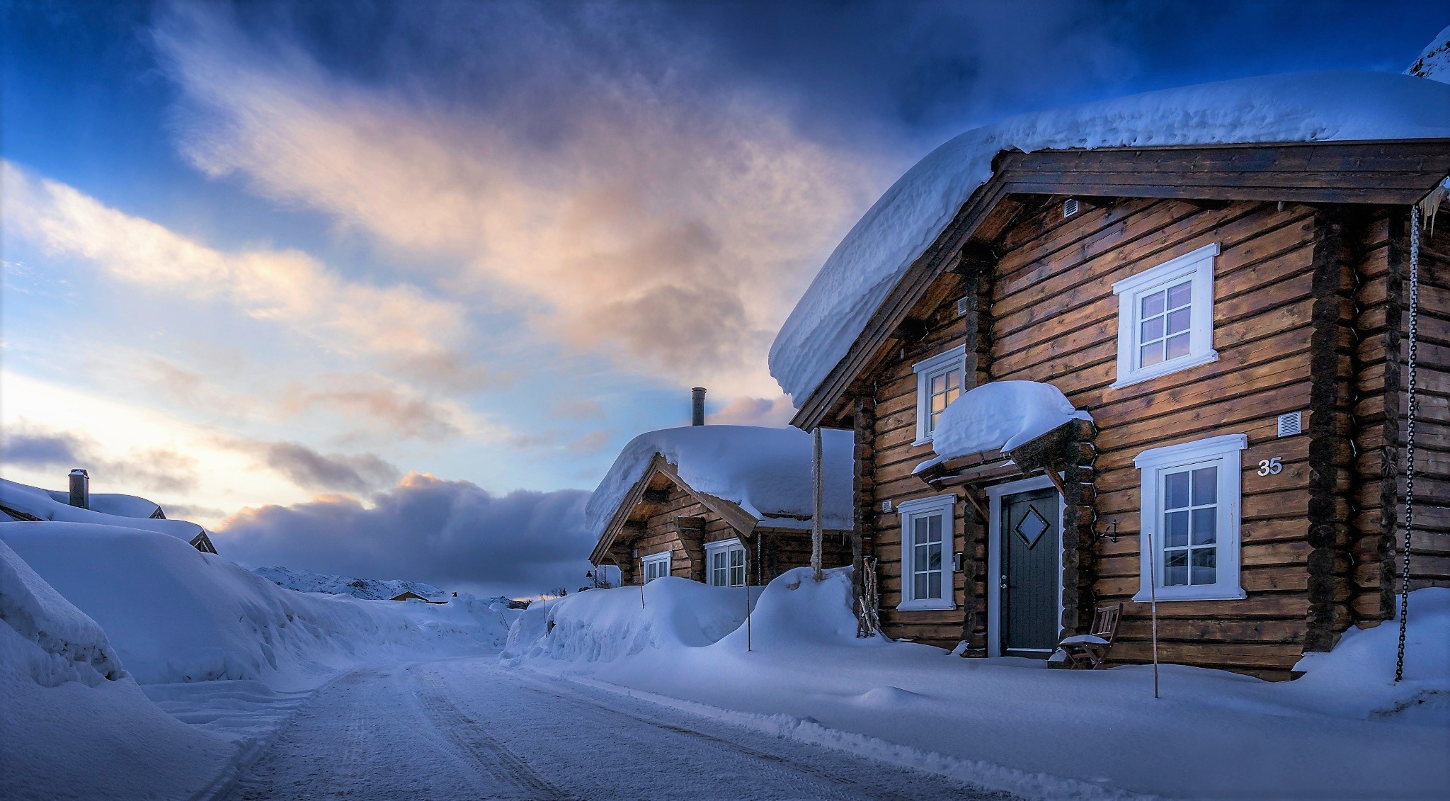 Cabin Cottage Snow Winter 2048x1131
