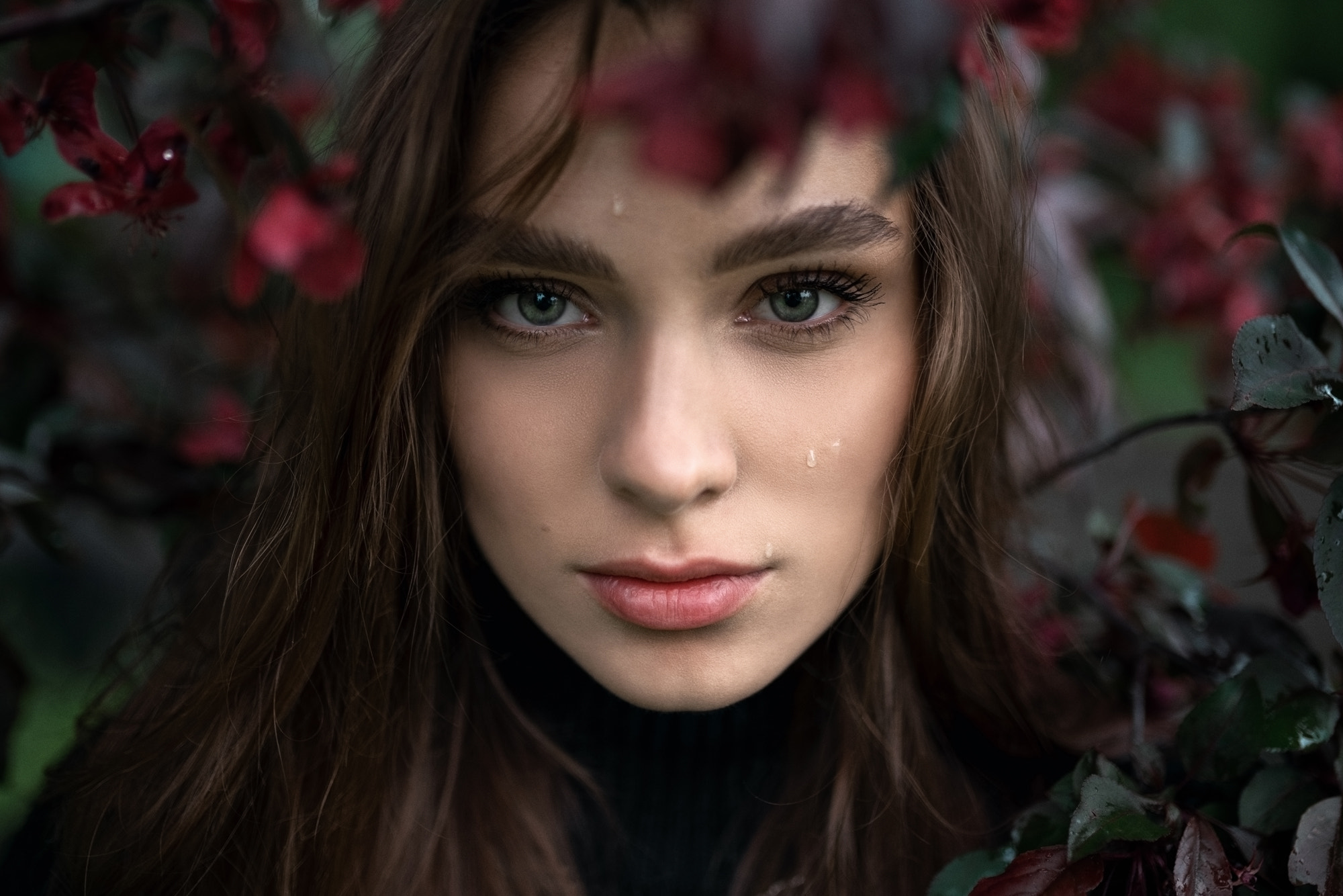 Women Model Eyes Brunette Long Hair Looking At Viewer Lips Flowers Wet Green Eyes Water Drops 2000x1334