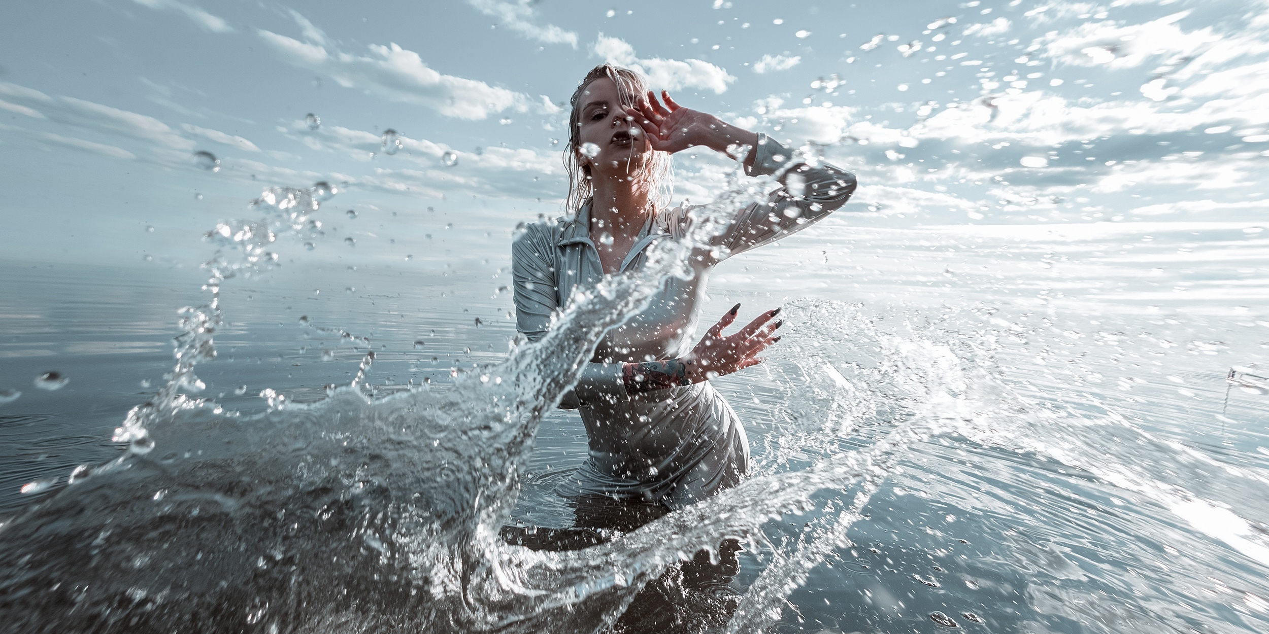 Women Model Women Outdoors Water Water Splash Wet Hair 2500x1250