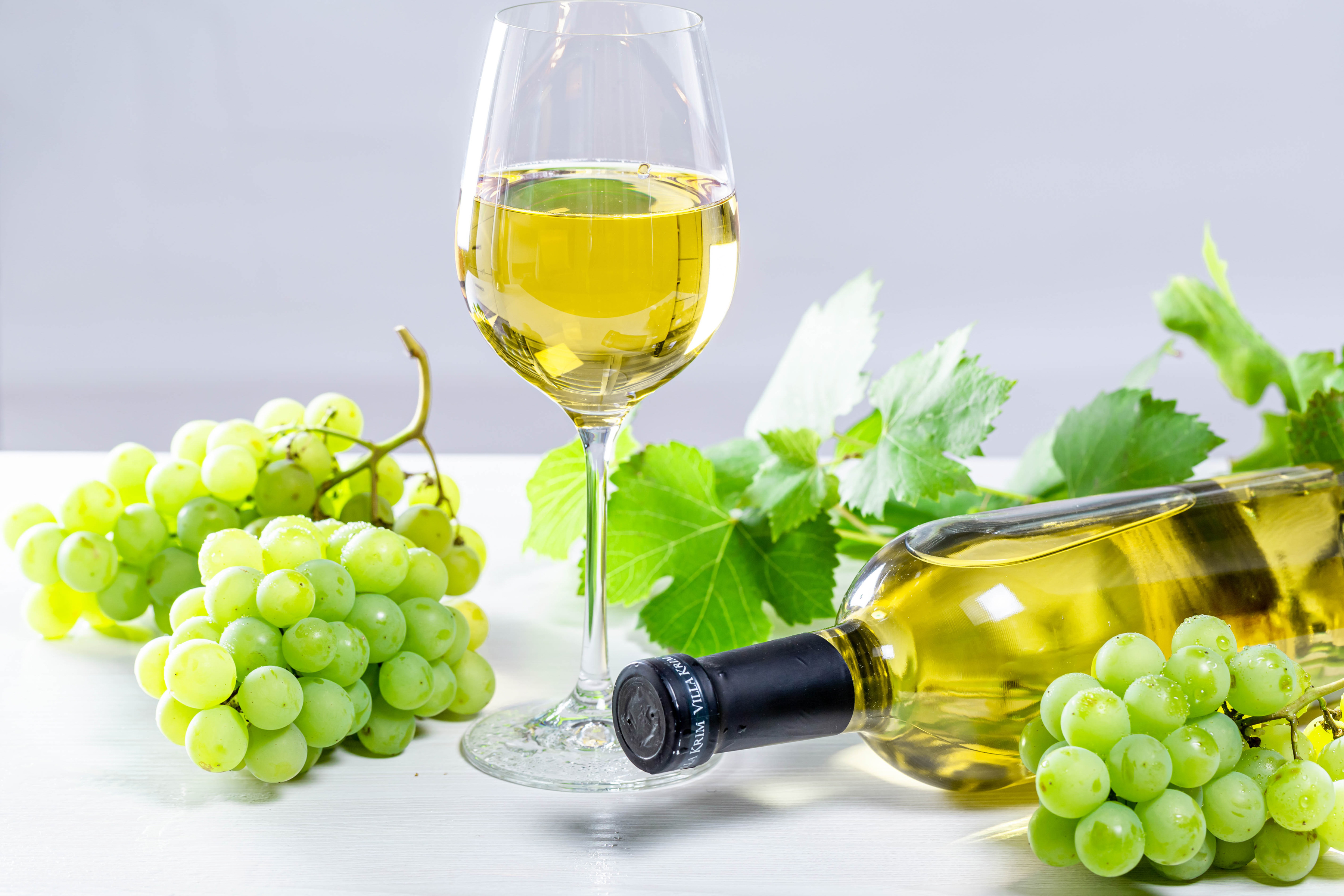 Alcohol Bottle Drink Grapes Wine 3600x2400