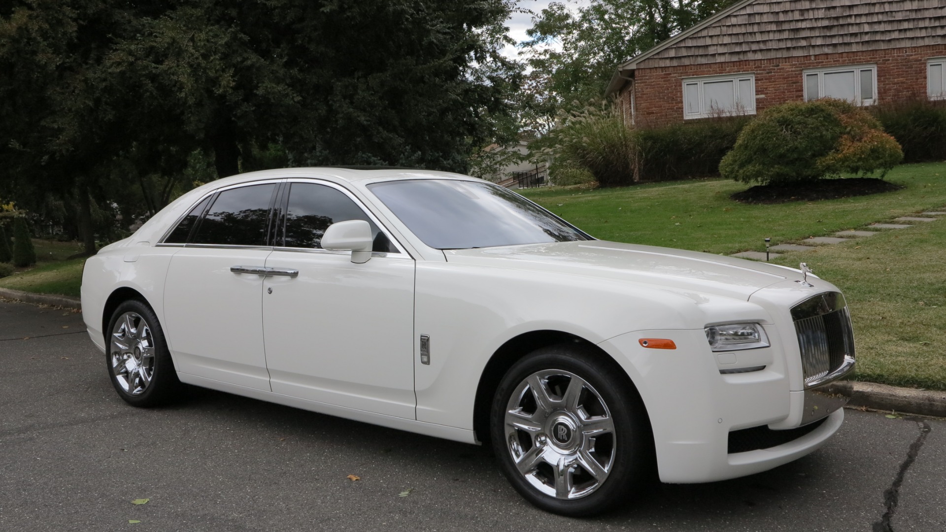 Car Luxury Car Rolls Royce Ghost White Car 1920x1080