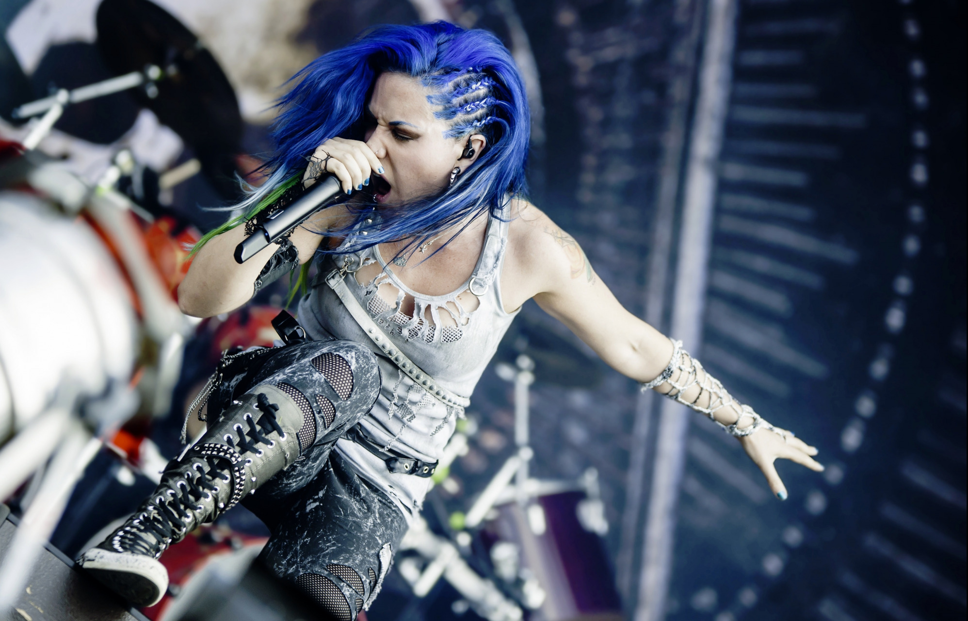 Alissa White Gluz Music Heavy Metal Arch Enemy Women Long Boots Dyed Eyebrows Dyed Hair Colored Nail 1996x1280