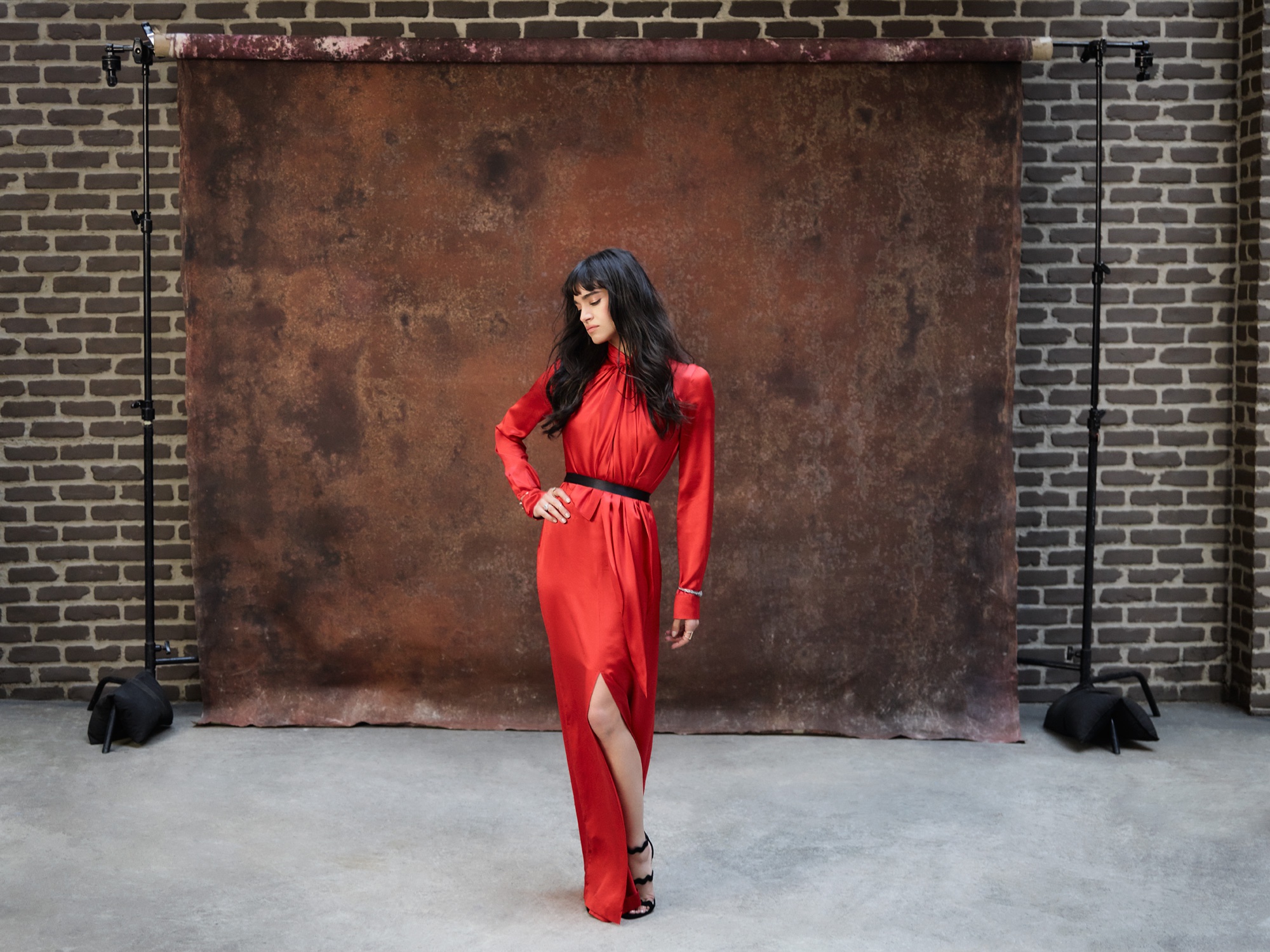 Actress Black Hair French Mood Red Dress Sofia Boutella 2000x1500