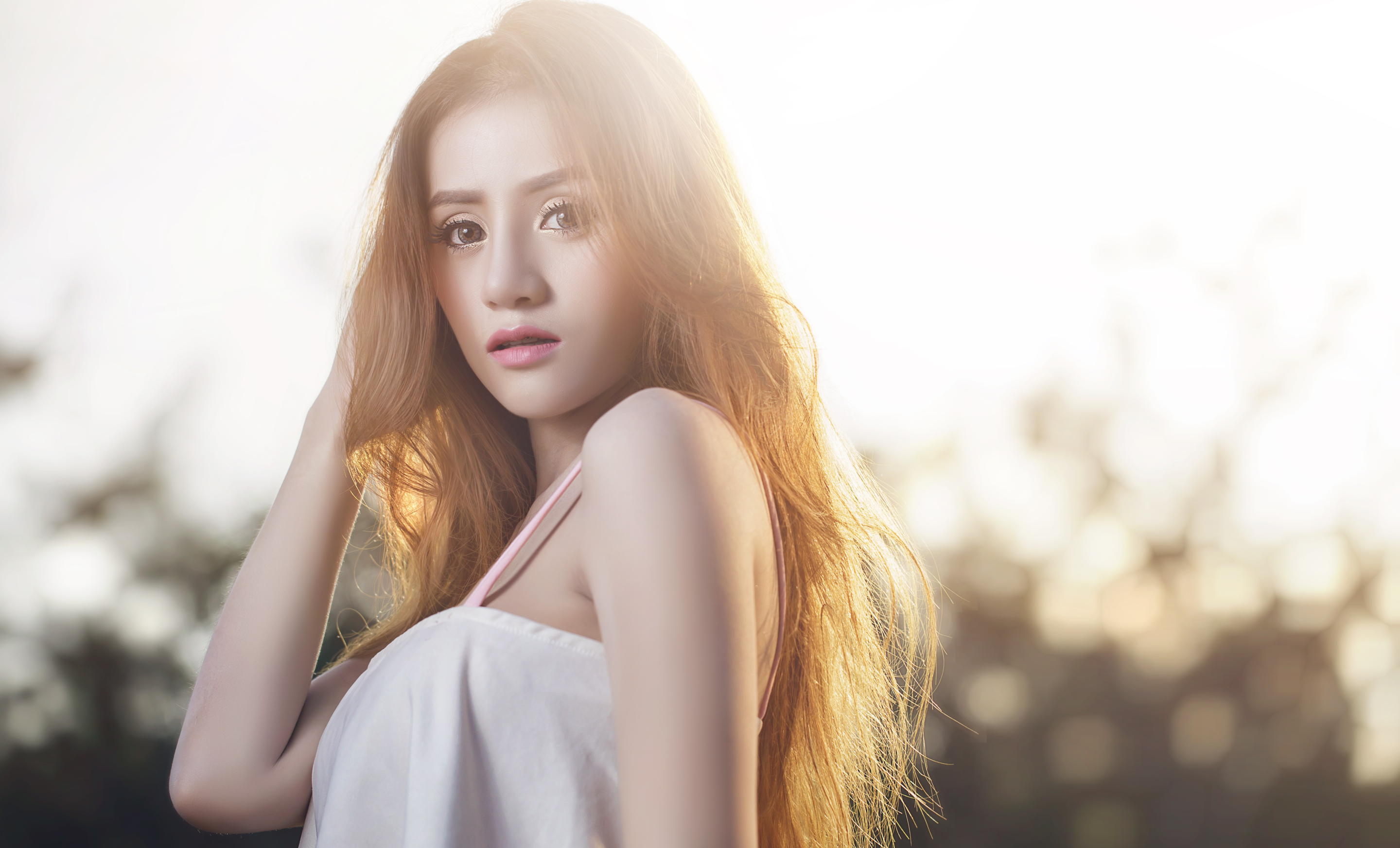 Asian Model Women Long Hair Brunette Depth Of Field White Dress Sun Rays 2880x1745