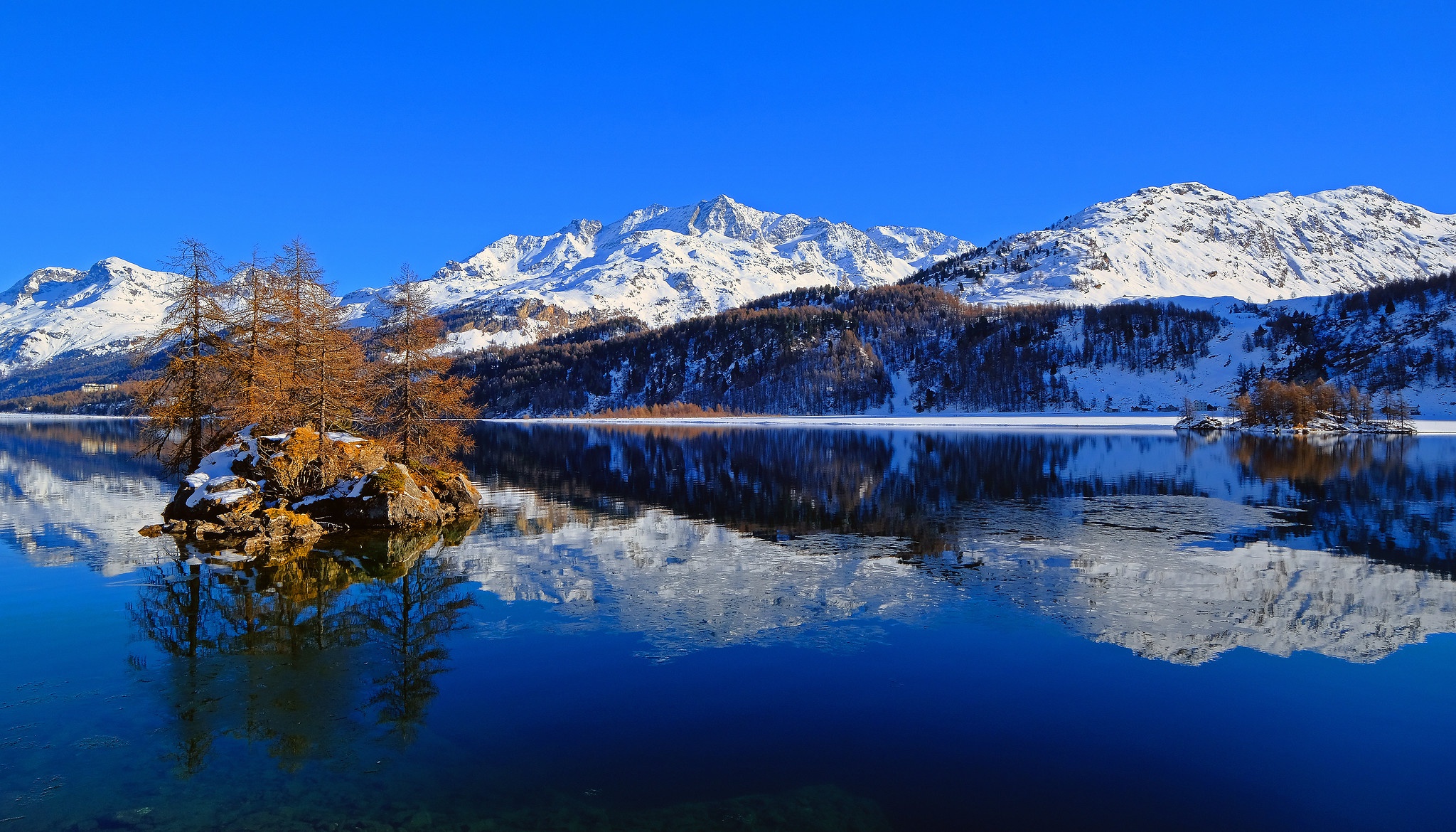 Lake Mountain Nature Reflection Switzerland 2048x1170