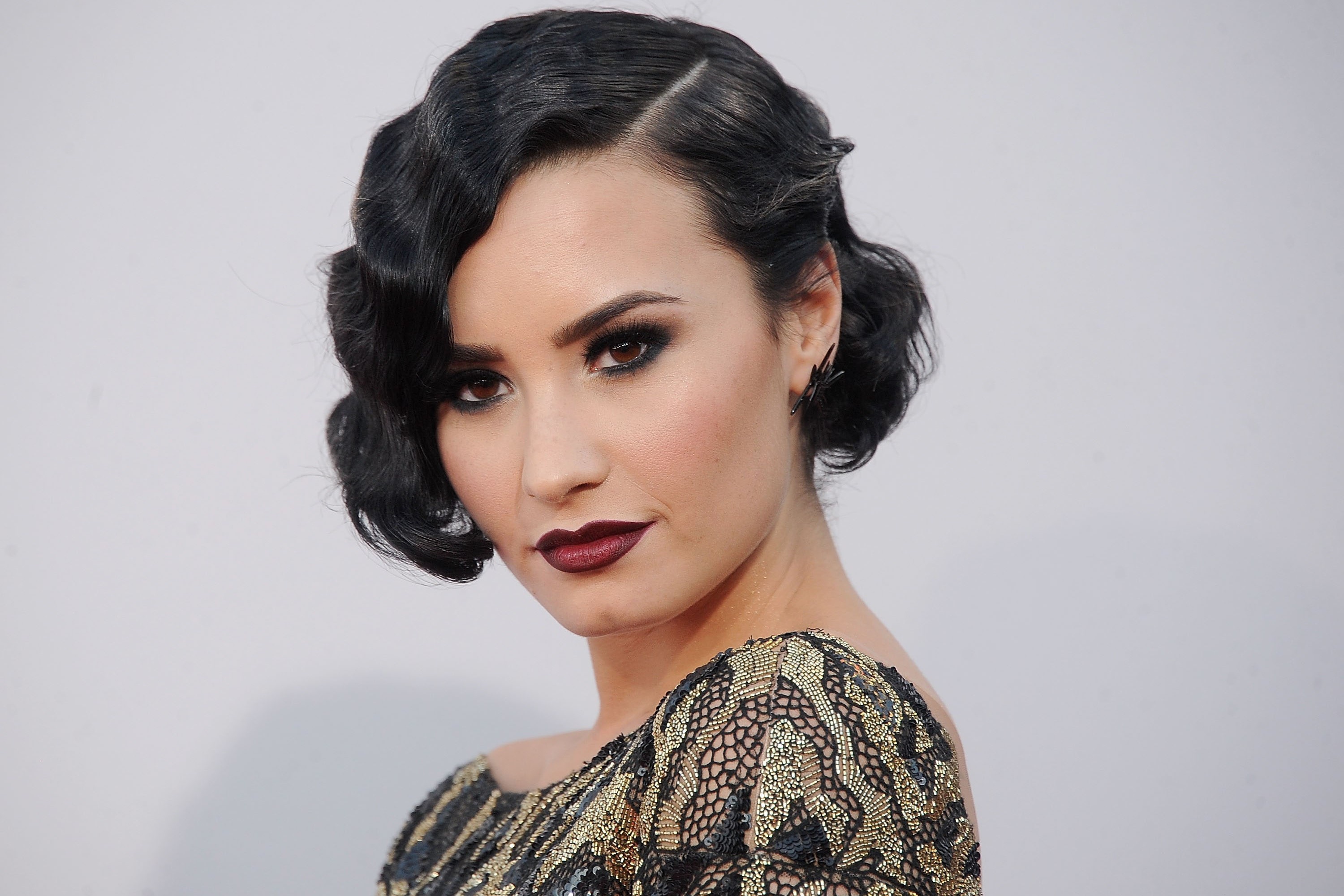 American Black Hair Brown Eyes Demi Lovato Face Lipstick Singer 3000x2000