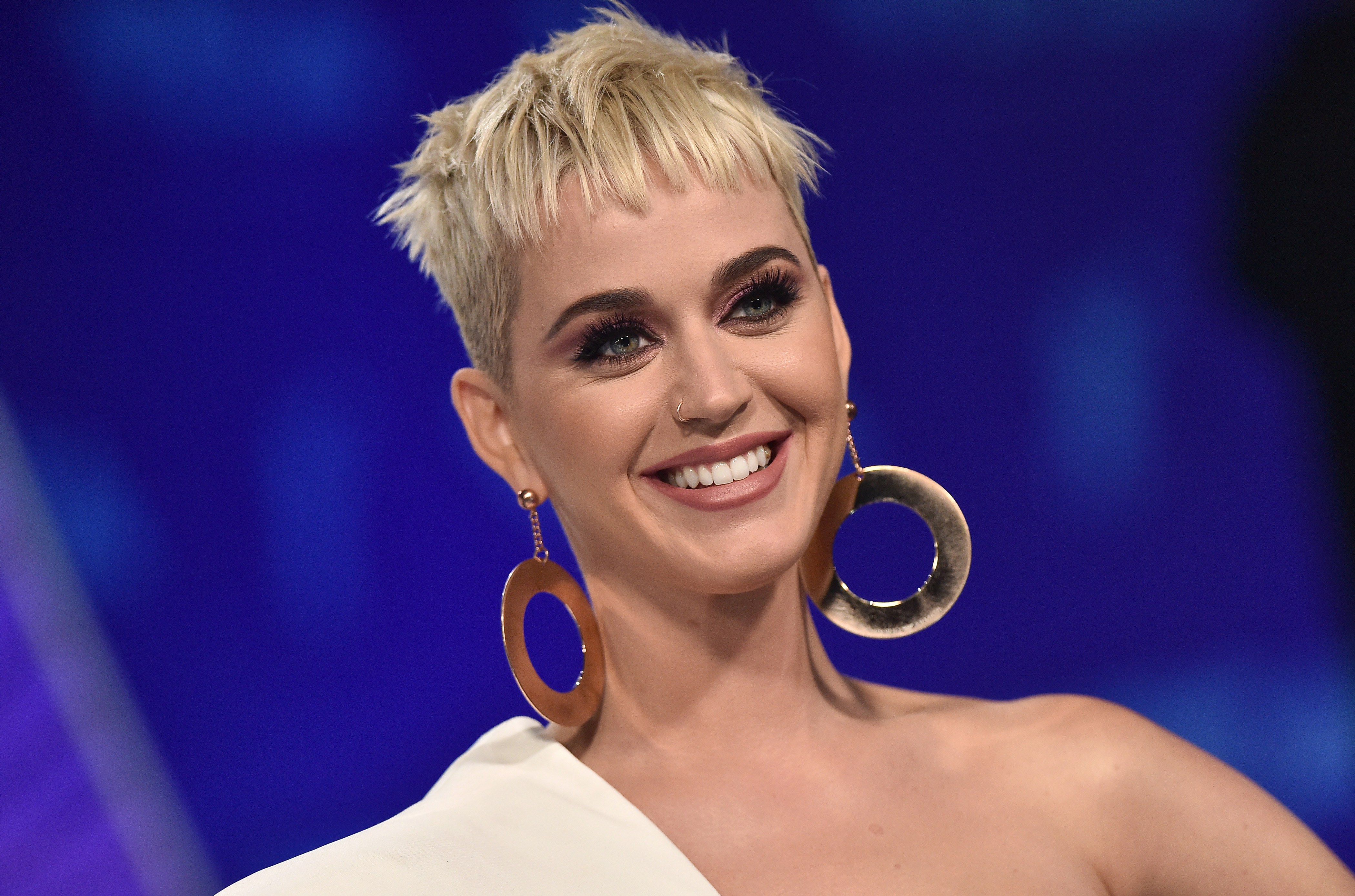 Earrings Katy Perry 4200x2778