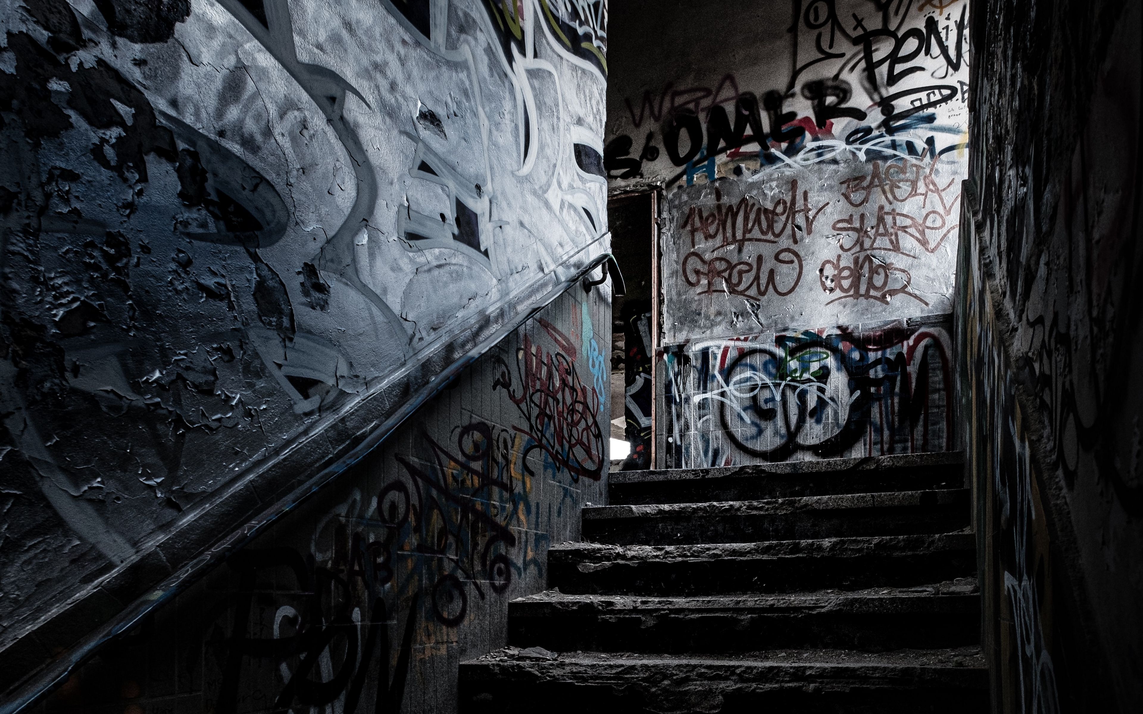 Abandoned Dark Graffiti Interior Stairs Wall 3840x2400
