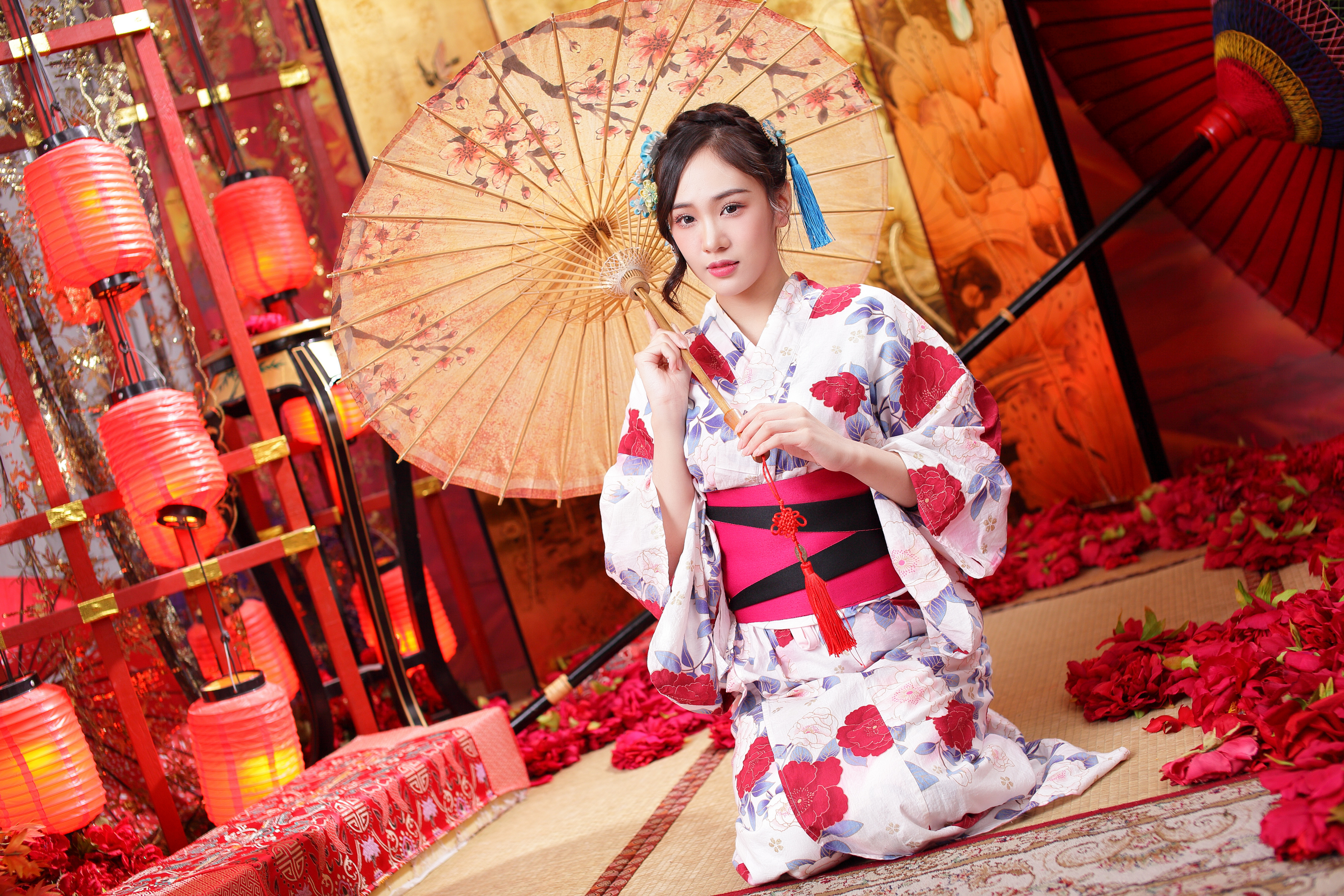 Asian Model Women Long Hair Brunette Umbrella Traditional Clothing Kimono Hair Ornament Paper Lanter 3840x2560