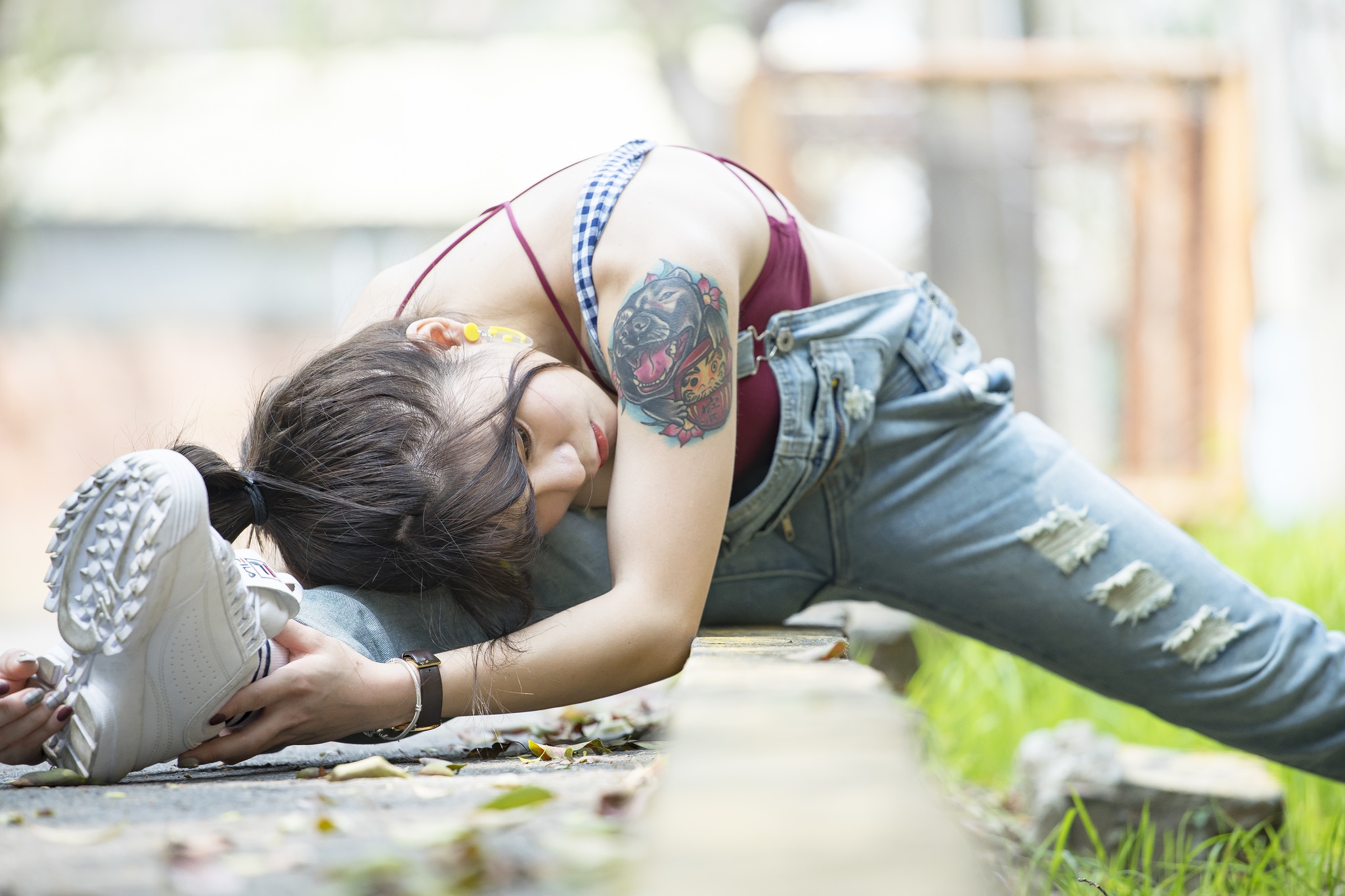 Model Women Asian Red Lipstick Jeans Outdoors Legs Apart 2048x1365