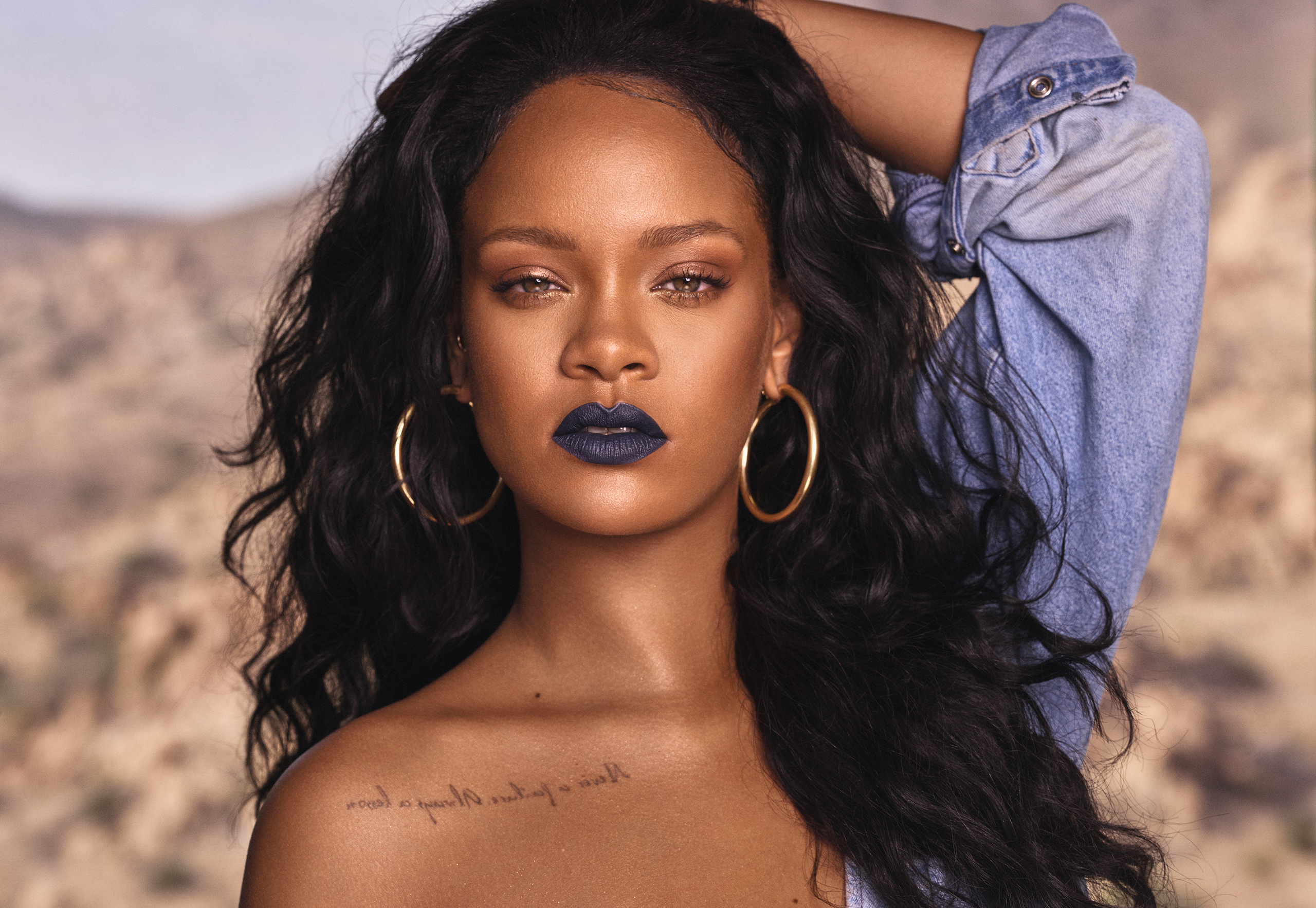 Barbadian Black Hair Lipstick Rihanna Singer 2560x1767