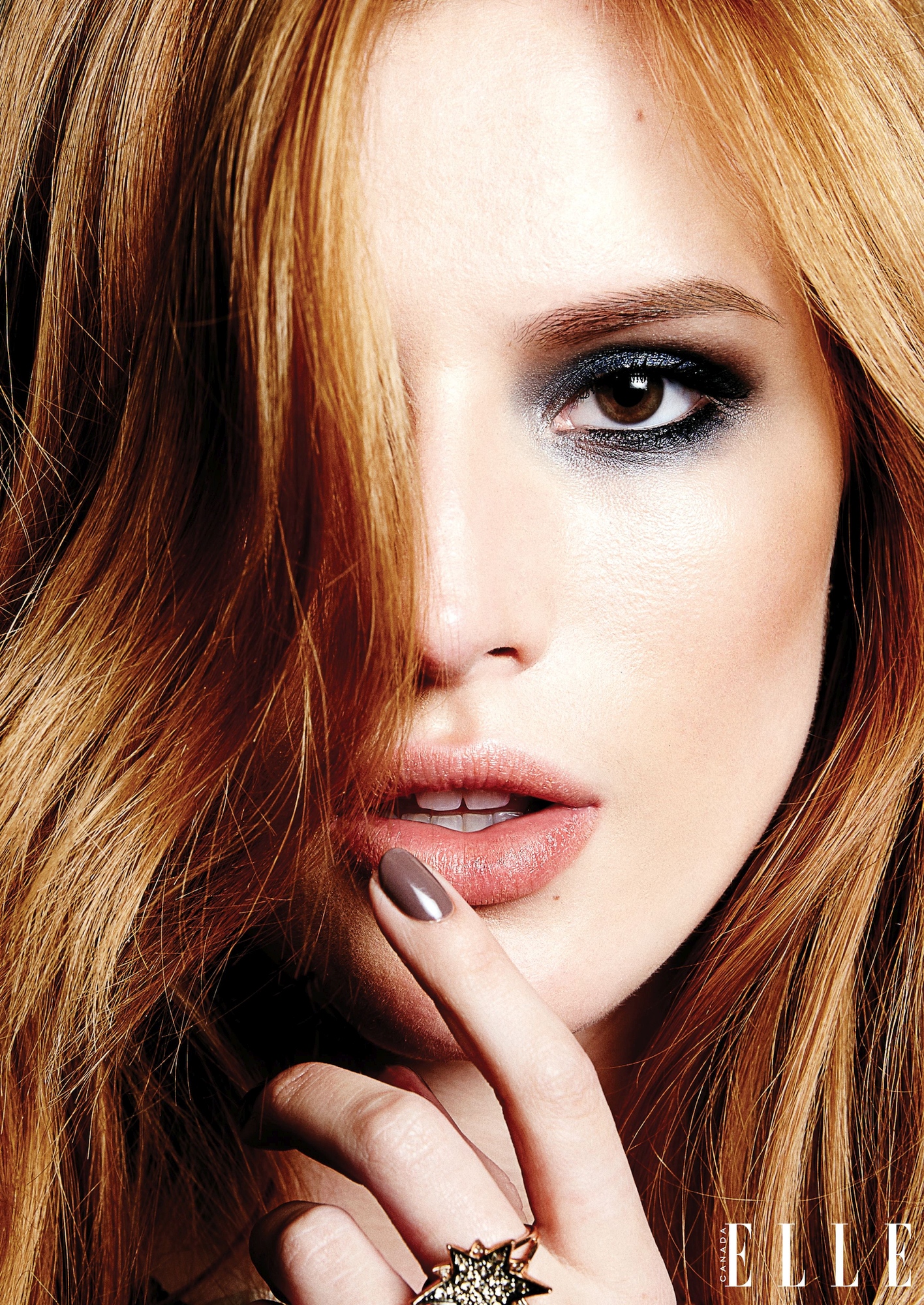 Bella Thorne Women Actress Long Hair Face Closeup Redhead Makeup Smoky Eyes Painted Nails Fingers Dy 1416x2000