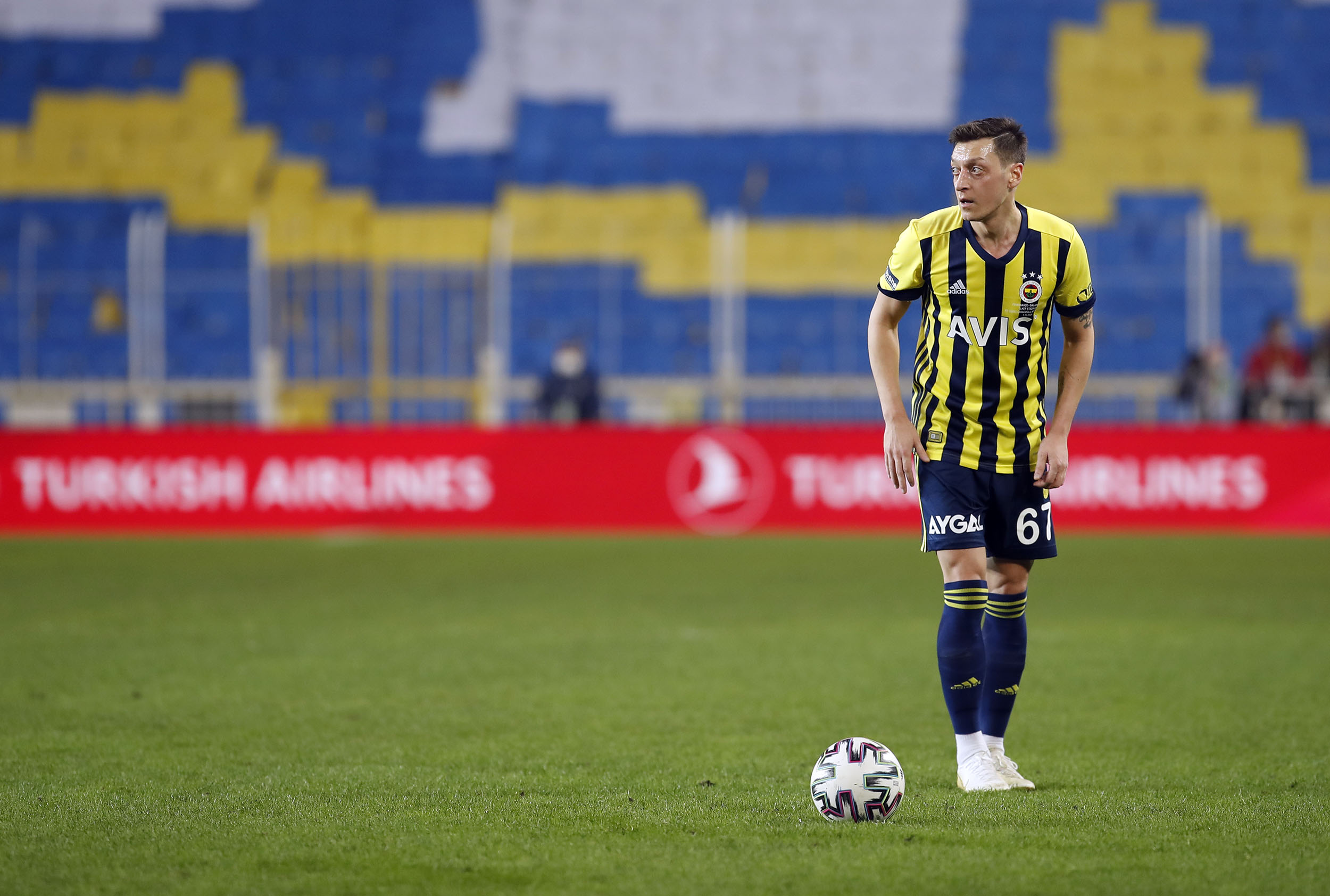 Mesut Ozil Fenerbahce Galatasaray S K Football Football Player Soccer 2500x1684