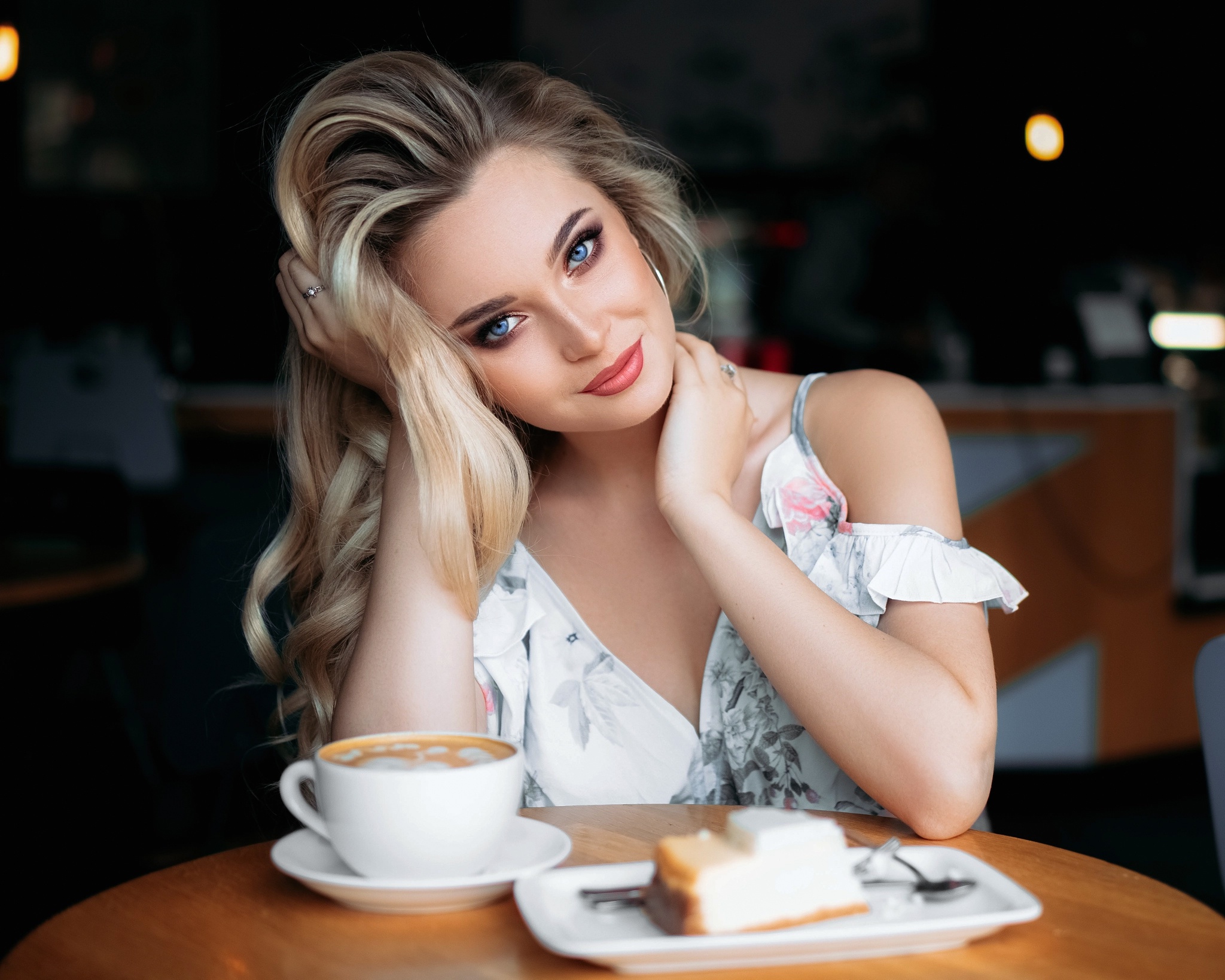 Blonde Blue Eyes Coffee Cup Girl Lipstick Model Woman 2048x1639