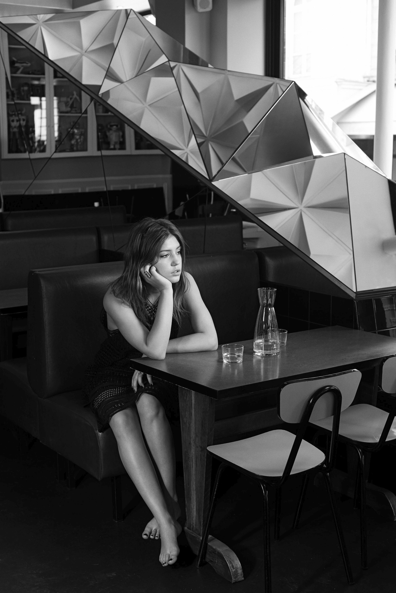 Adele Exarchopoulos Women Actress Brunette French Actress Monochrome Indoors Cafeteria 1335x2000