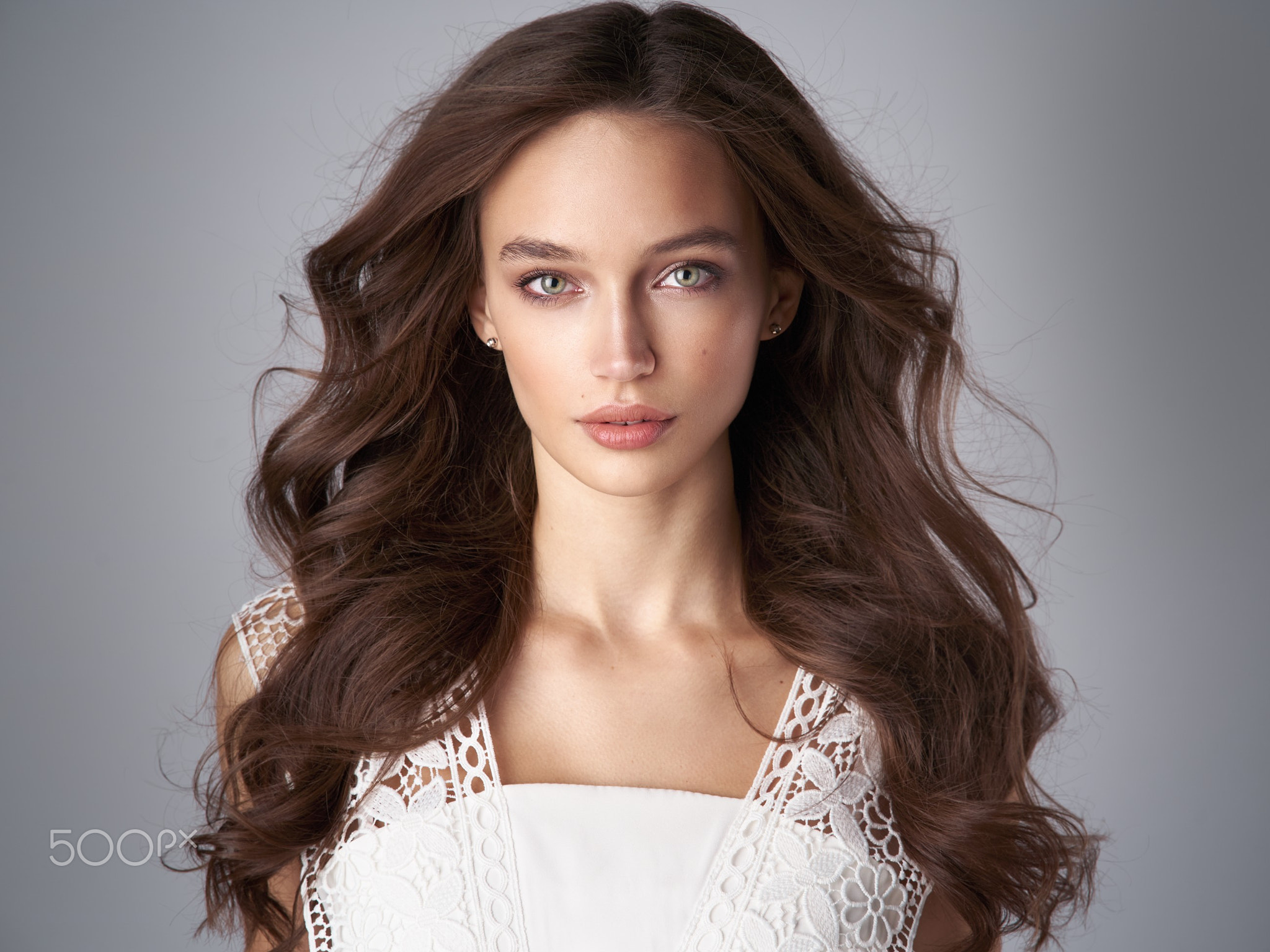 Alexander Vinogradov Women Brunette Green Eyes Portrait Makeup Simple Background Model Studio 2048x1536