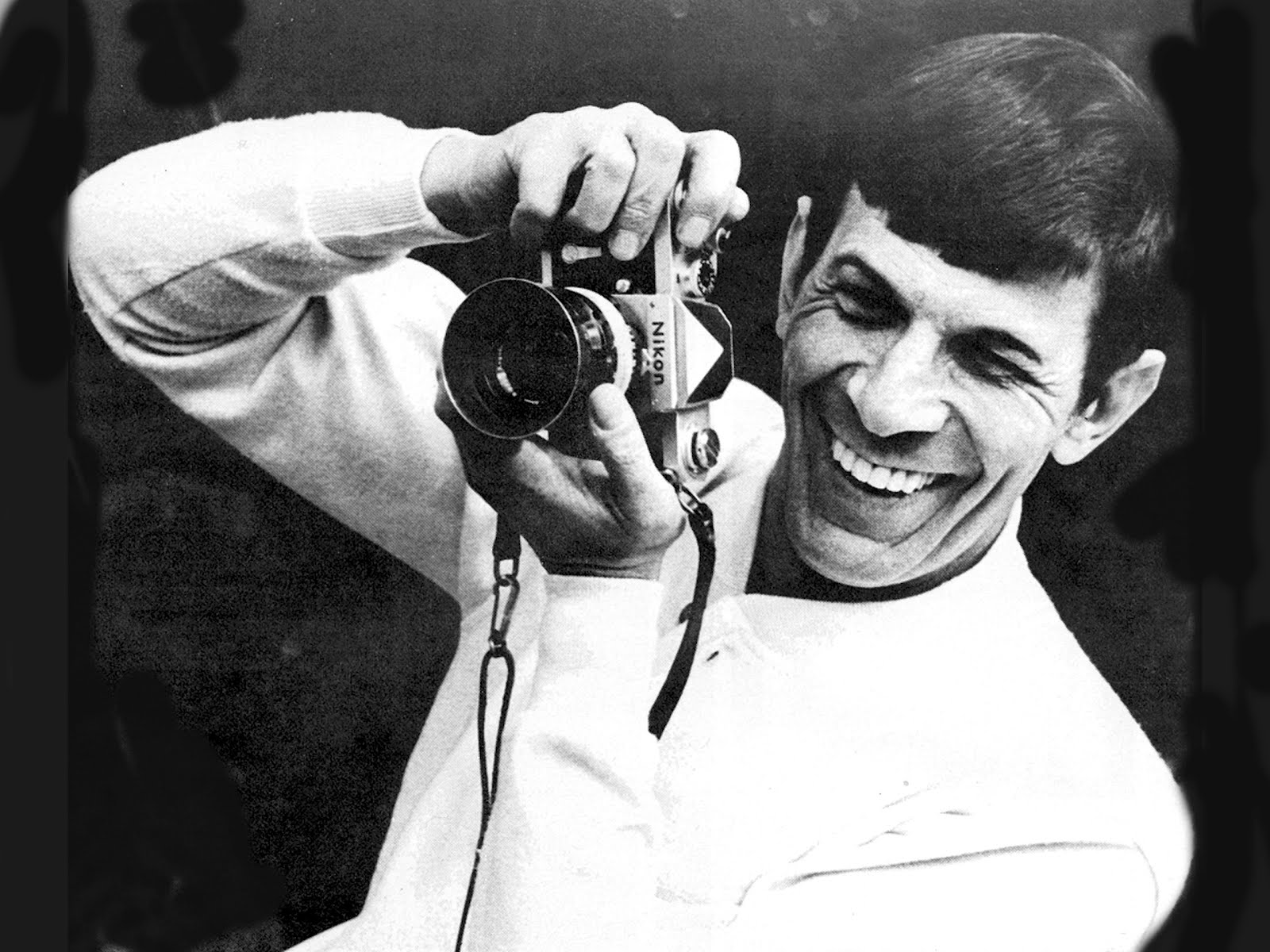 Leonard Nimoy 1600x1200