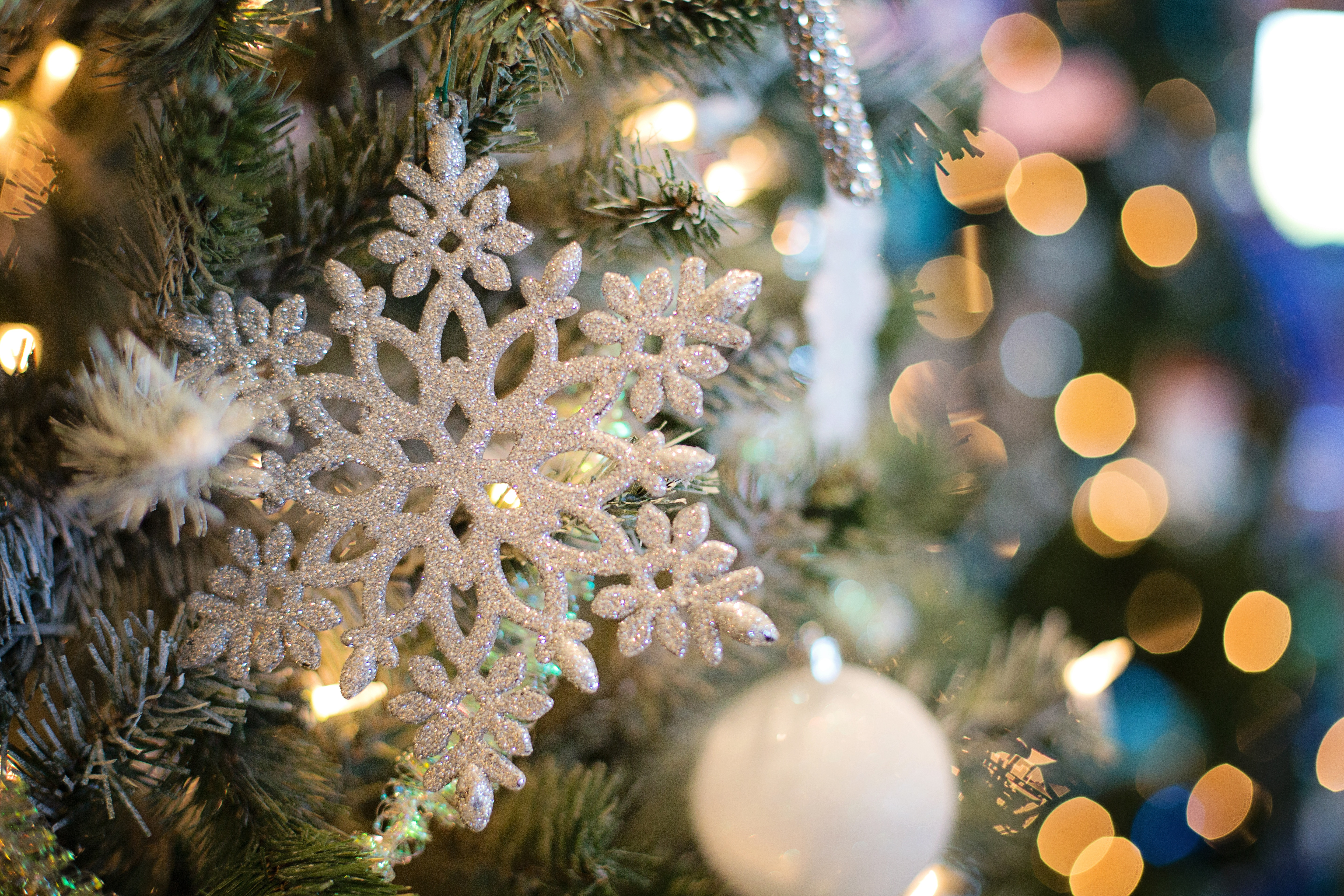 Bauble Christmas Christmas Ornaments Ligths Snowflake 5760x3840
