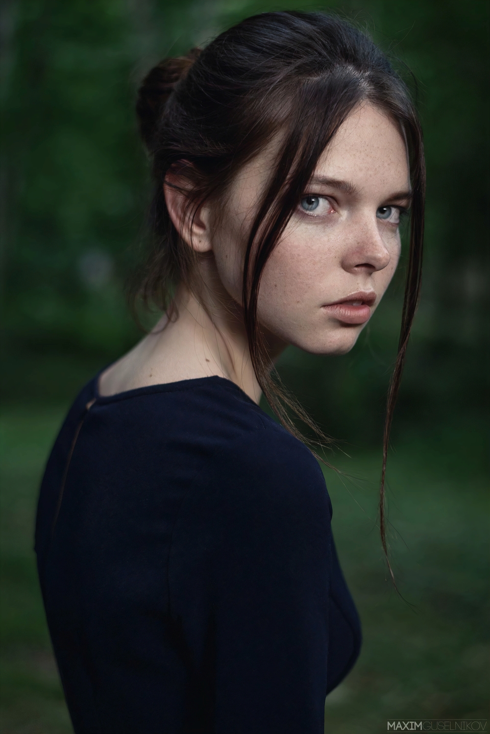 Stella Maria Women Model Brunette Nature Depth Of Field Blue Eyes Looking Over Shoulder Long Hair Ma 1000x1498