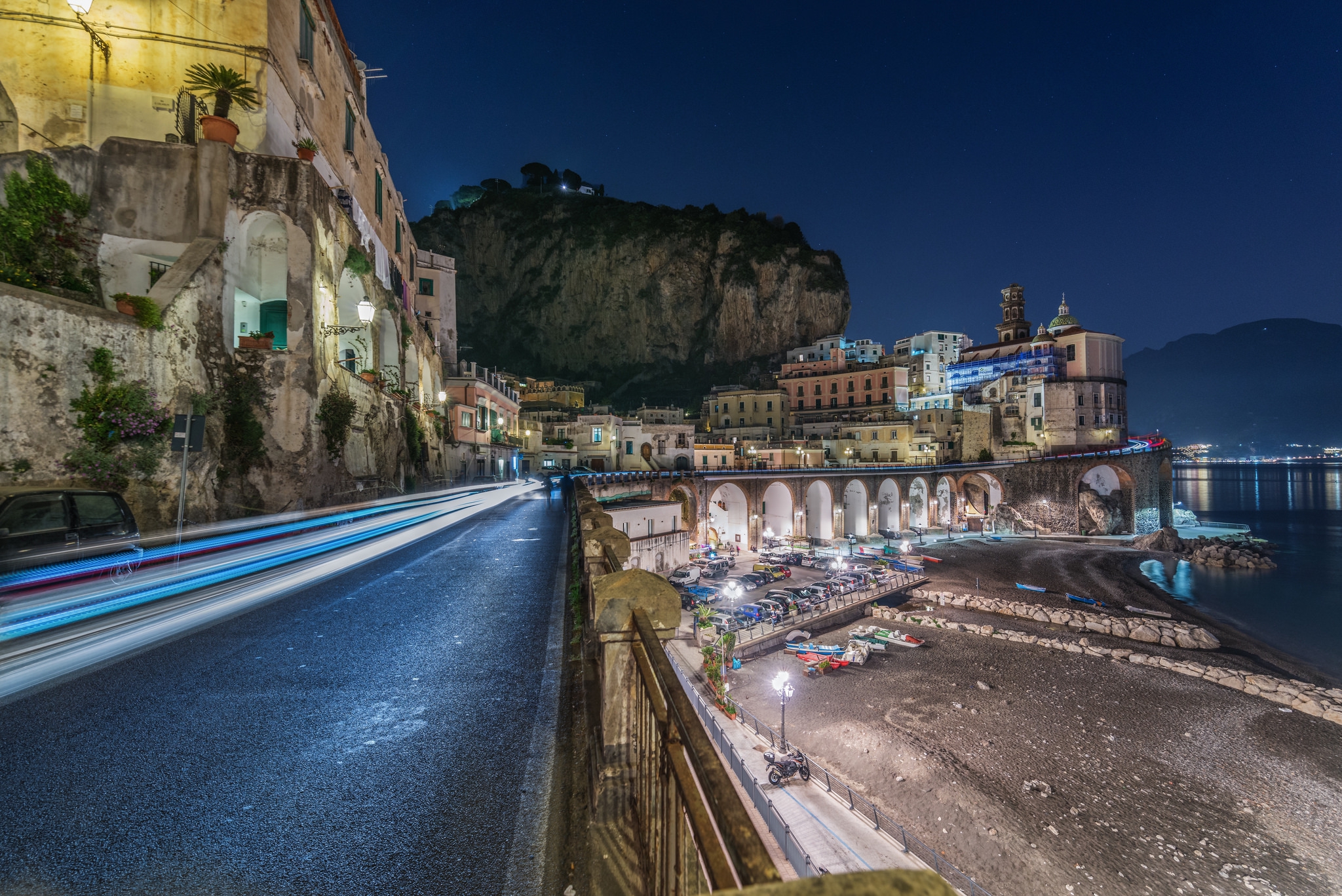 Italy Road Time Lapse Town 2048x1367