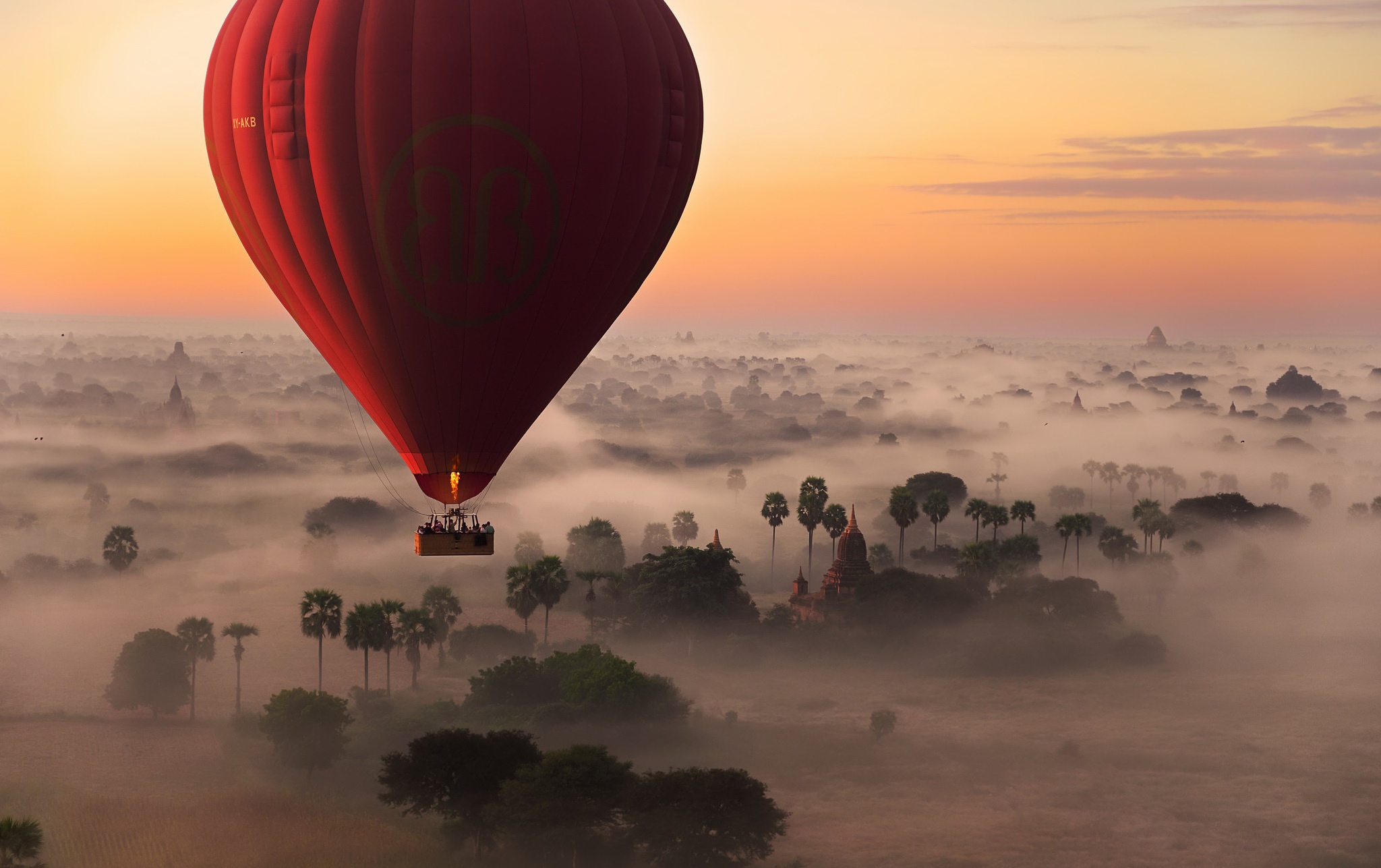 Fog Horizon Hot Air Balloon Landscape Sky Sunrise 2048x1287