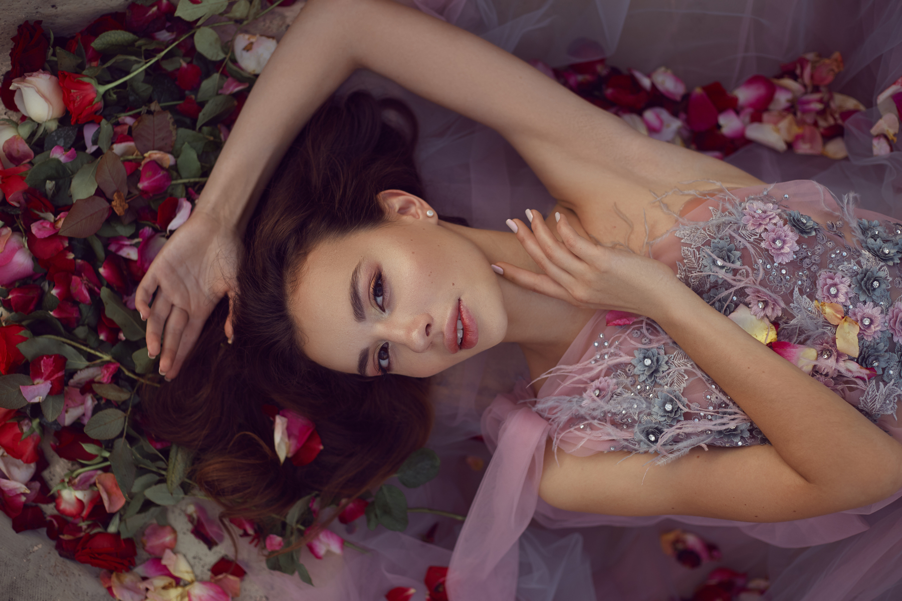 Women Portrait Looking At Viewer Brunette Brown Eyes Open Mouth Roses Pink Dress Arms Up Armpit 1800x1200