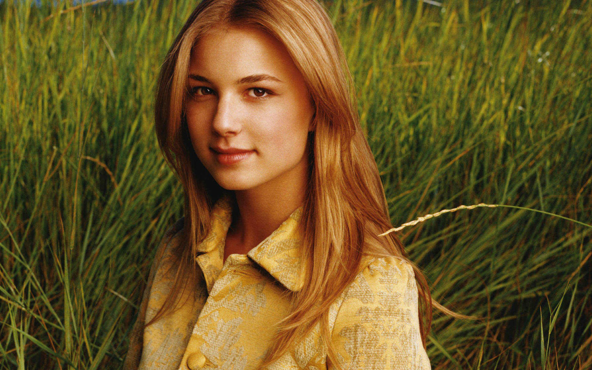 Actress Canadian Emily Vancamp 1920x1200