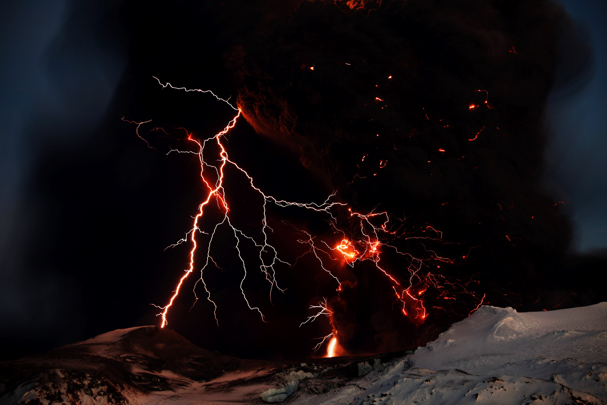 Nature Mountains Lightning Snow Storm Digital Art Volcano Volcanic Eruption 2000x1333