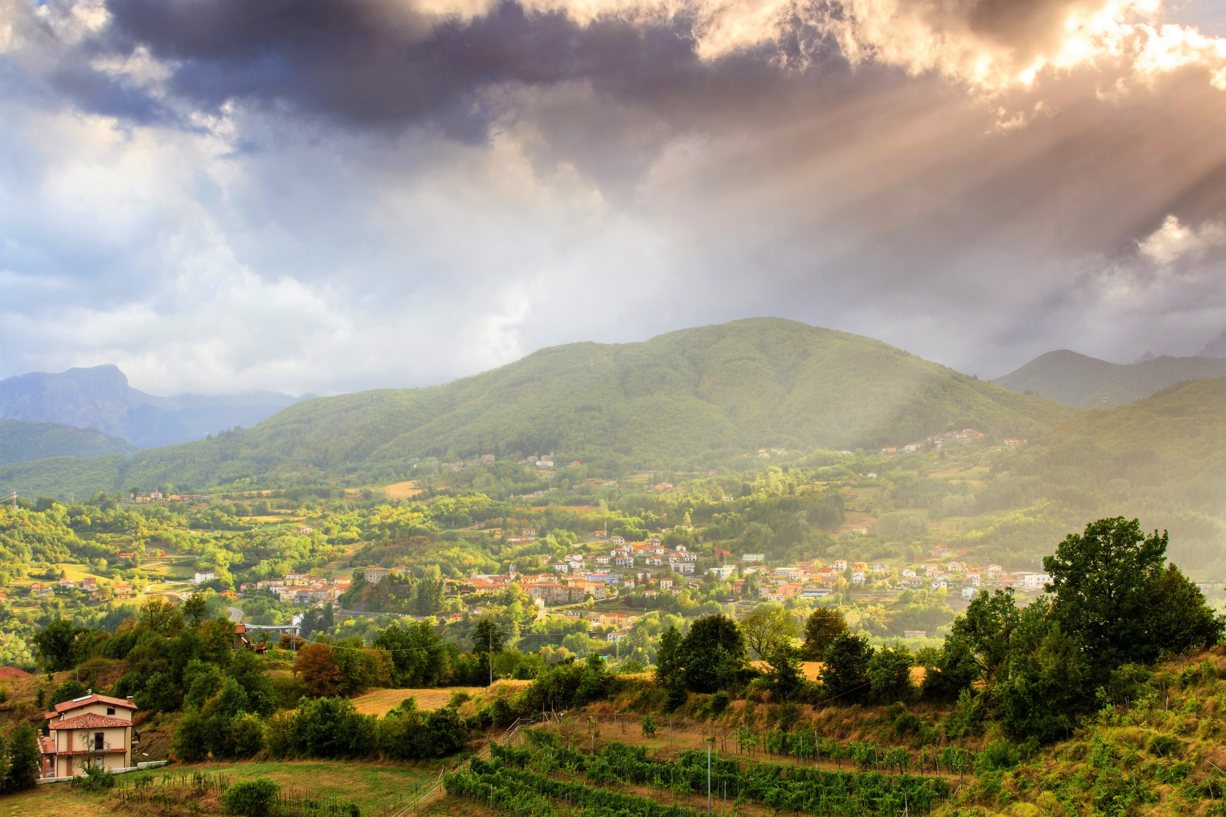 Sun Sunbeam Sunshine Tuscany Village 3900x2600