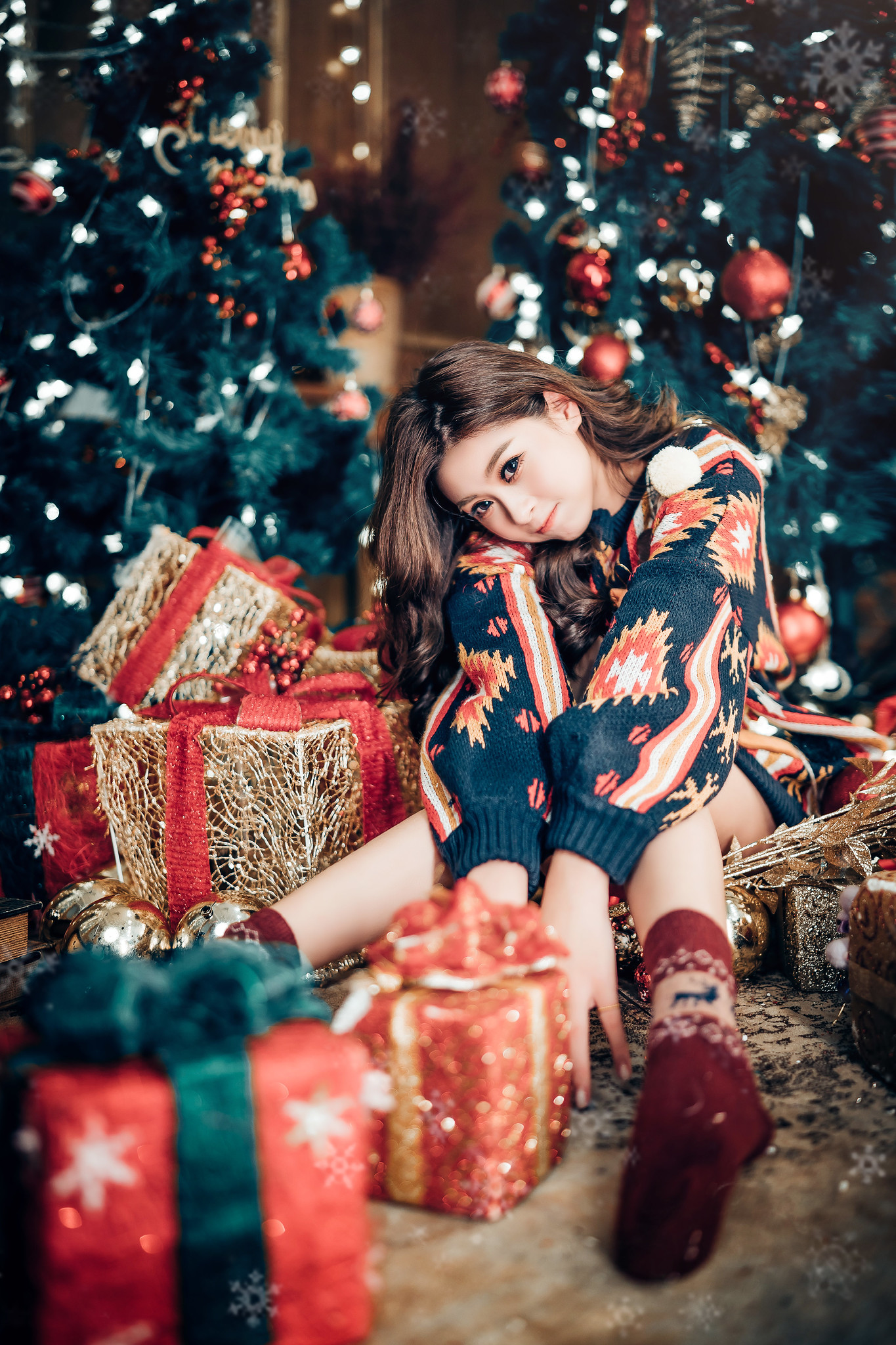 Christmas Christmas Ornaments Christmas Presents Asian Sitting Indoors Women Indoors Looking At View 1365x2048