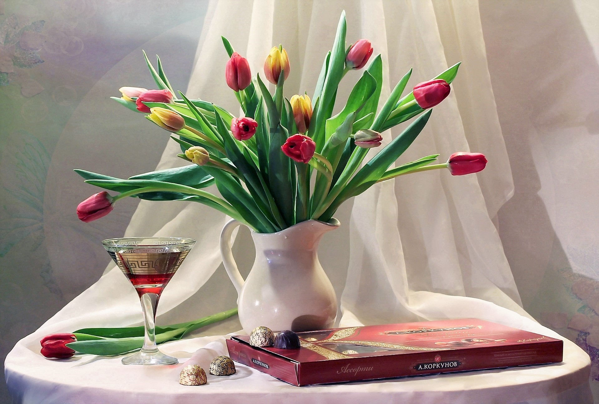 Glass Pitcher Scarf Still Life Tulip Vase 1920x1296