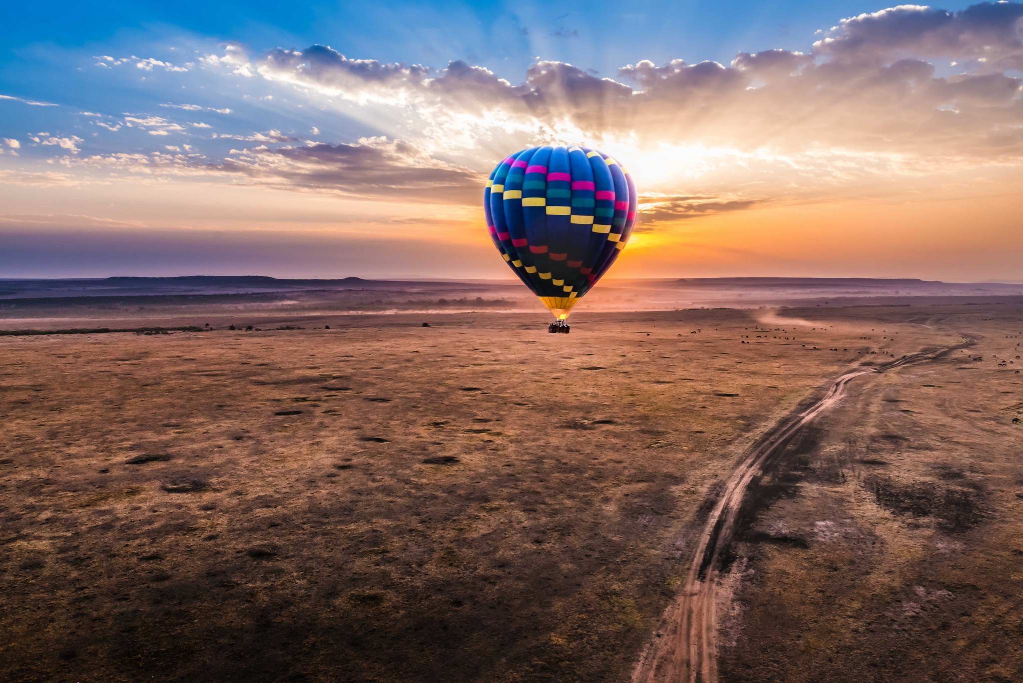 Desert Hot Air Balloon Landscape Sunbeam 2048x1367