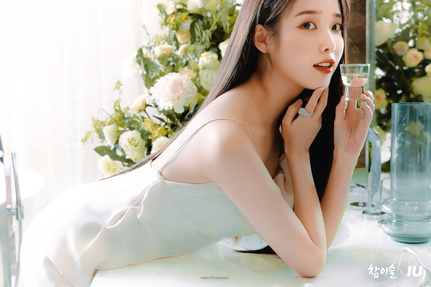 IU Iu Lee Ji Eun Asian Makeup Red Lipstick Women Looking At Viewer Long Hair 1380x920