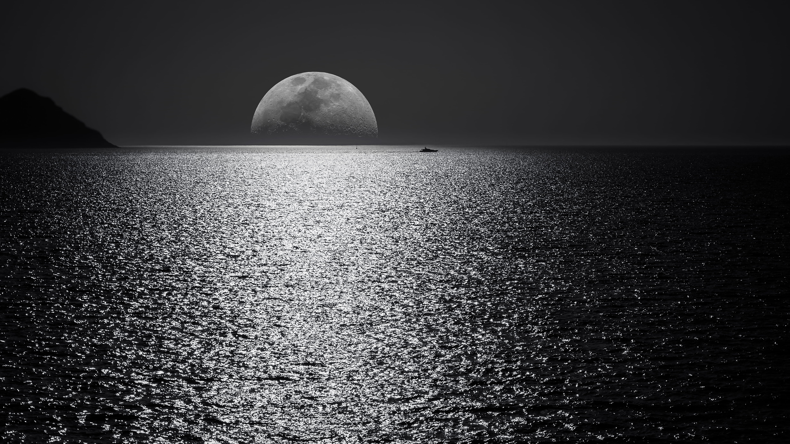 Landscape Sea Moon Night Low Light Boat Yacht Horizon 2560x1440