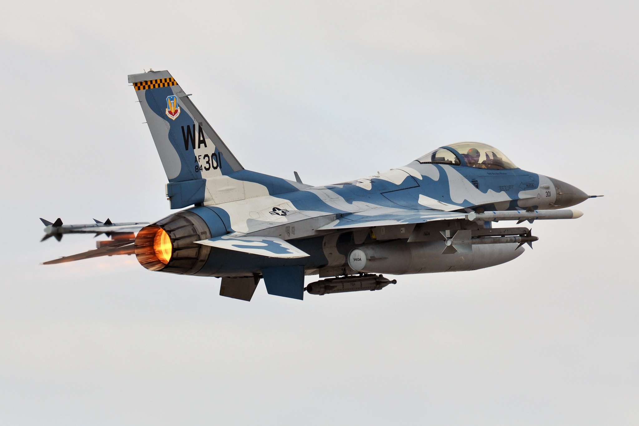 Aircraft General Dynamics F 16 Fighting Falcon Jet Fighter Warplane 2048x1365