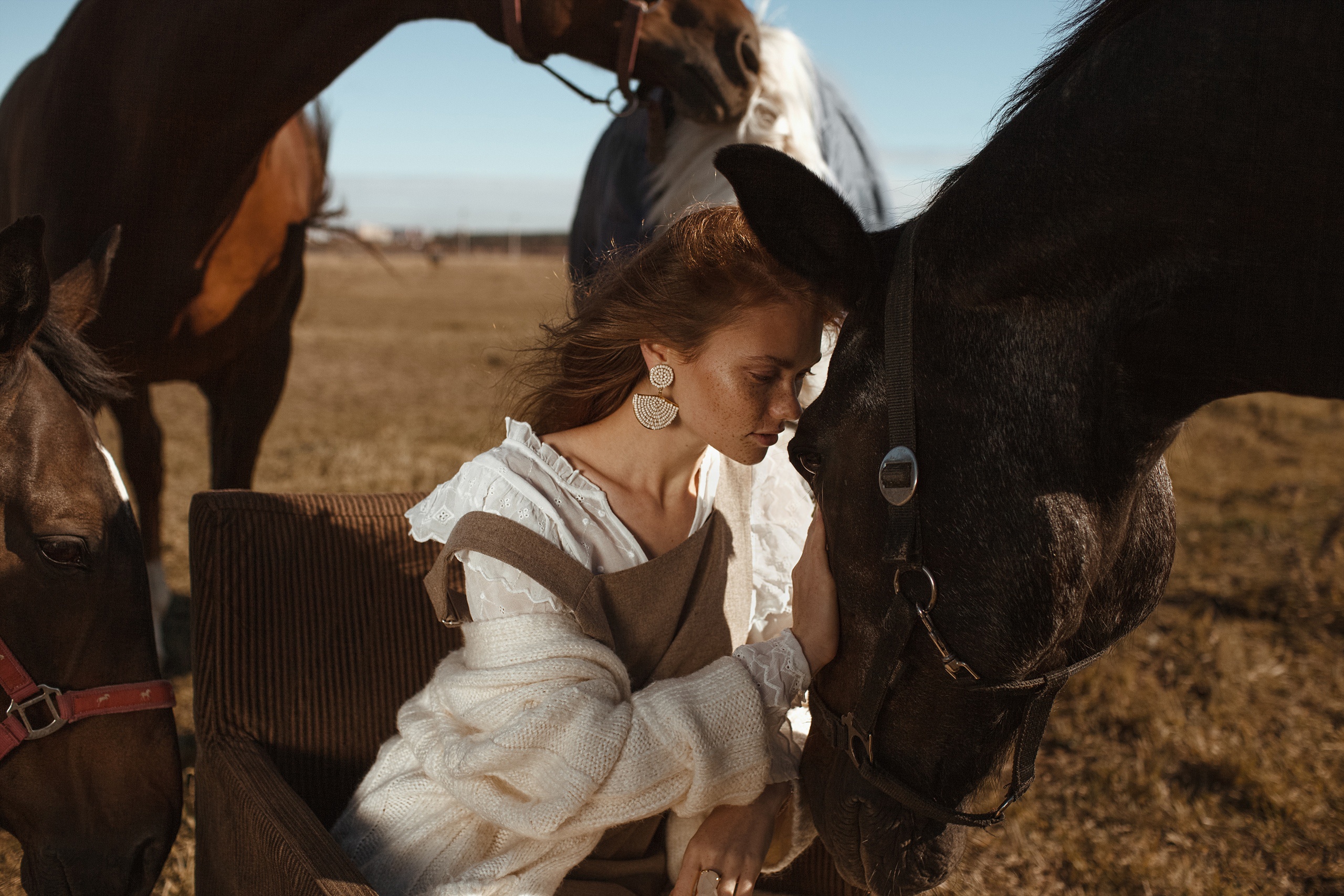 Earrings Girl Horse Model Mood Woman 2560x1707