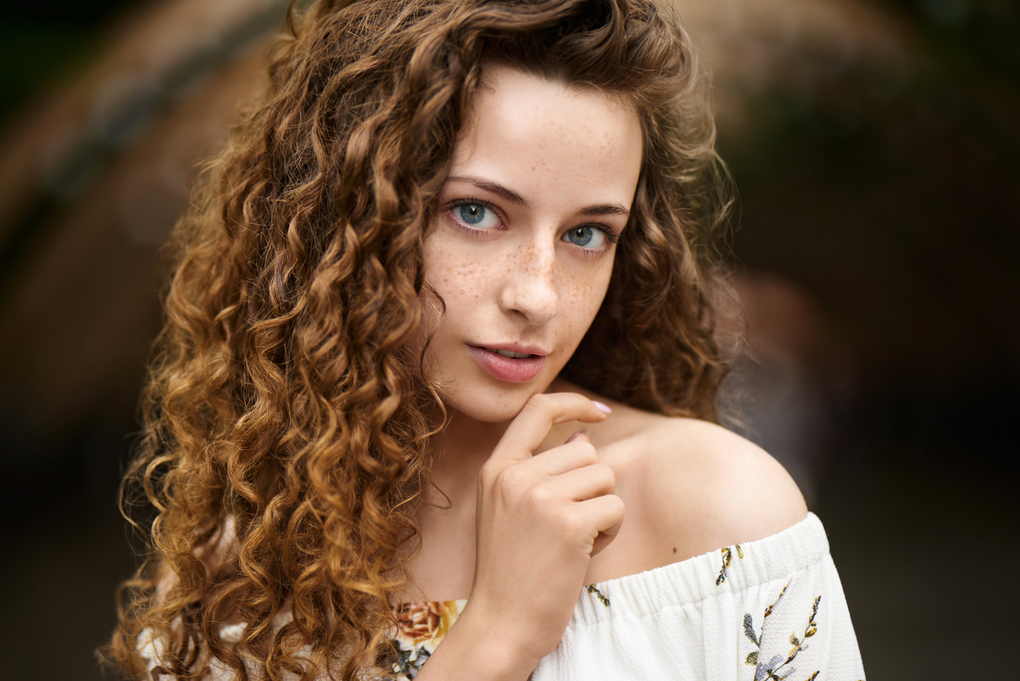 Ivan Ustinov Women Brunette Long Hair Curly Hair Blue Eyes Looking At Viewer Freckles Bare Shoulders 2048x1367