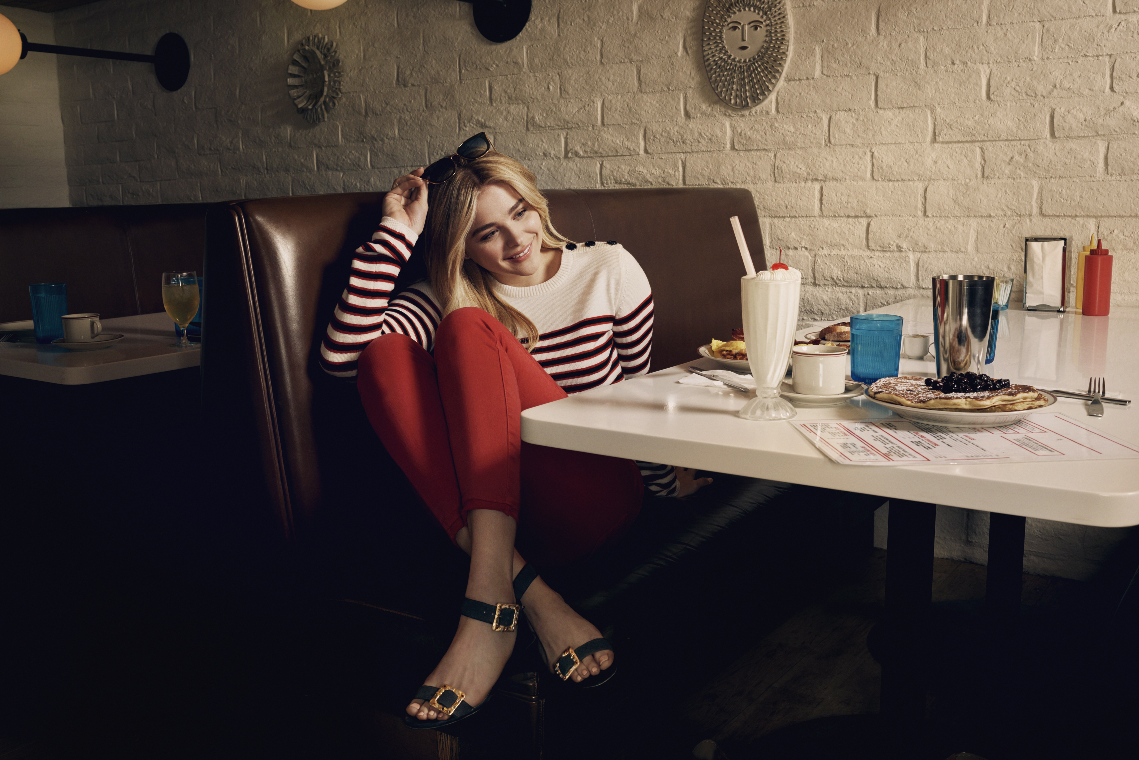 Actress American Blonde Chloe Grace Moretz Long Hair Milkshake Smile Sunglasses 3680x2456