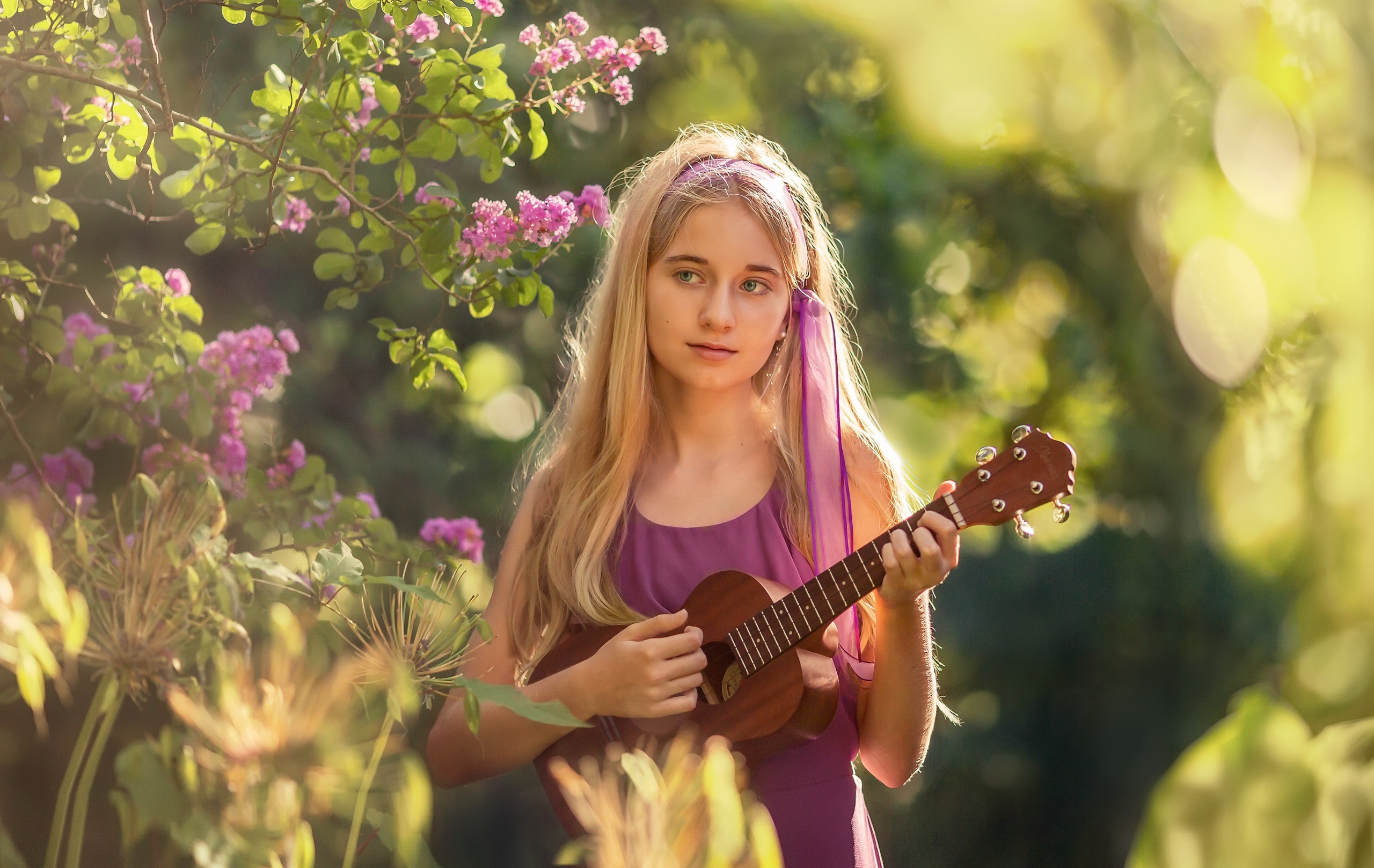 Women Model Guitar Colorful Women Outdoors Standing Musical Instrument Blonde Flowers Long Hair Youn 2560x1618