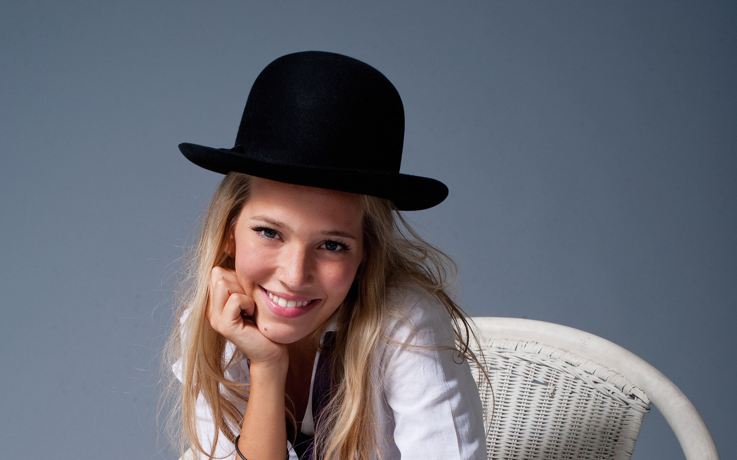 Actress Argentinian Luisana Lopilato 2560x1600