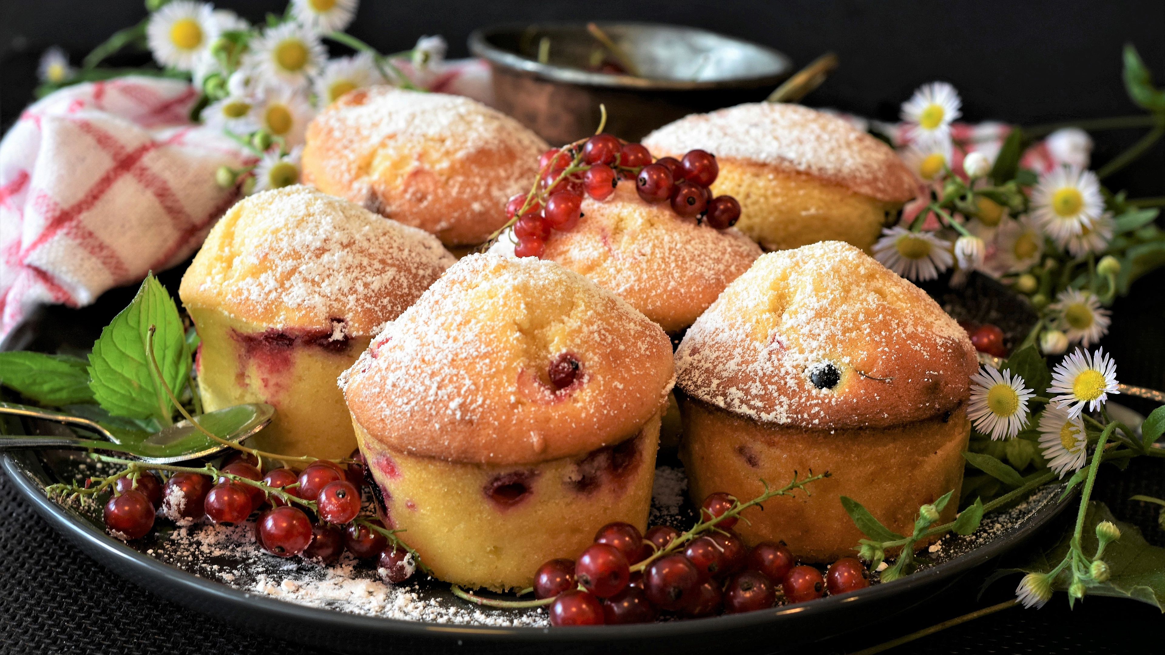 Baking Berry Currants Dessert Flower Muffin 3840x2160